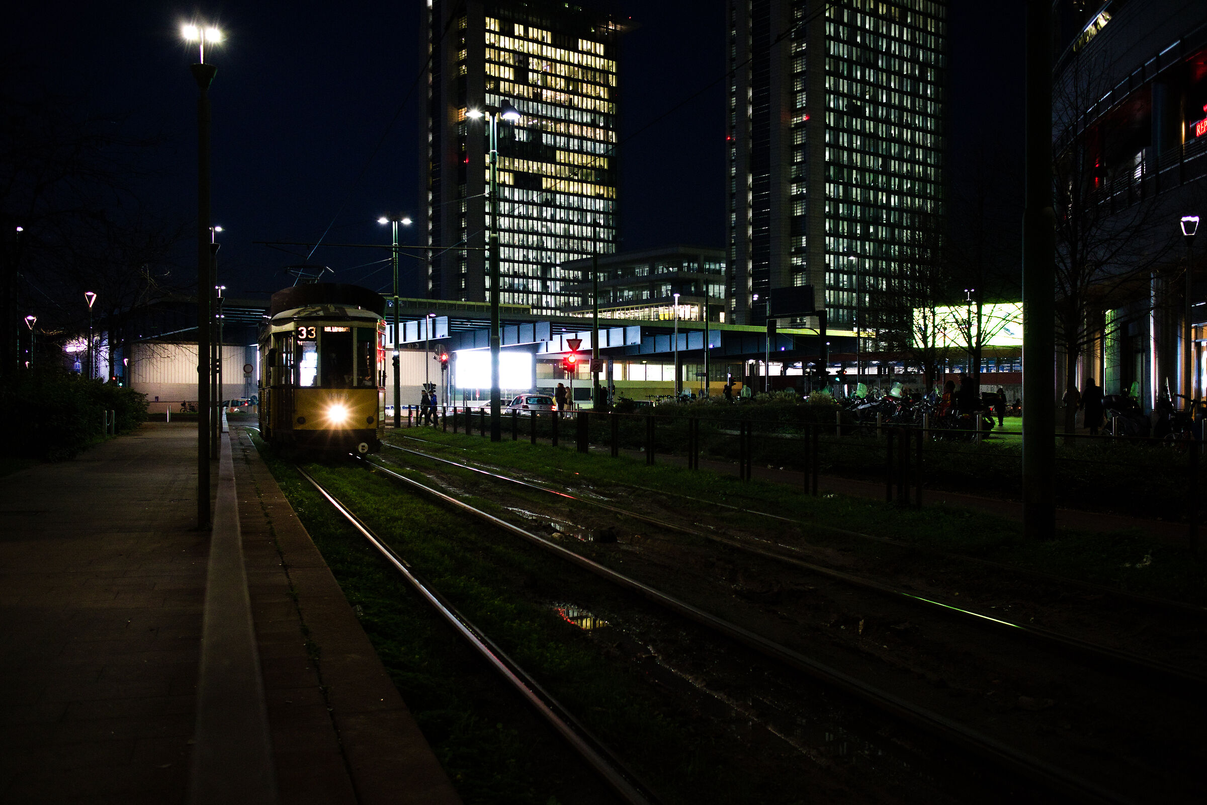 The tram leaves the Porta Garibaldi station