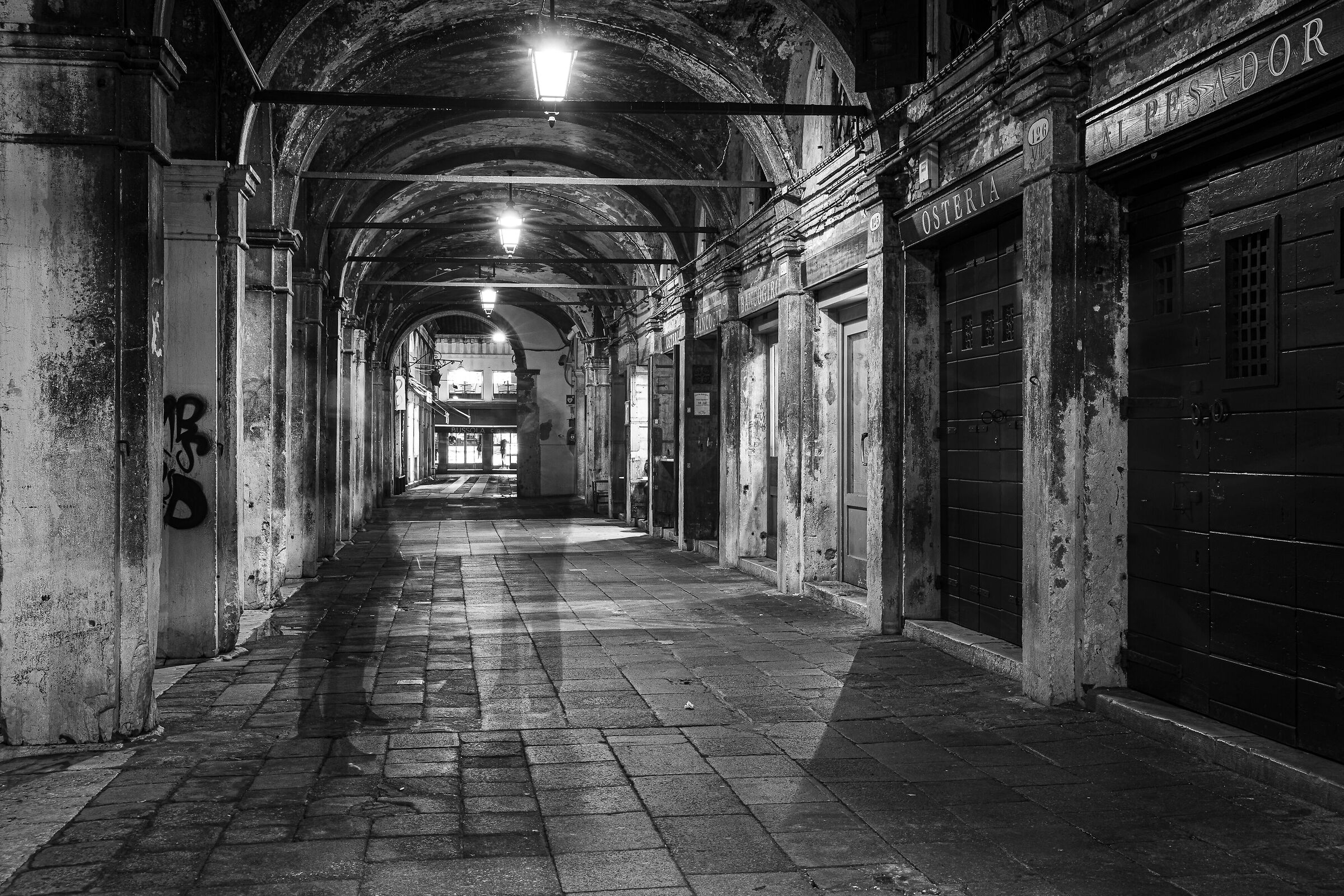 Una quasi deserta notte veneziana