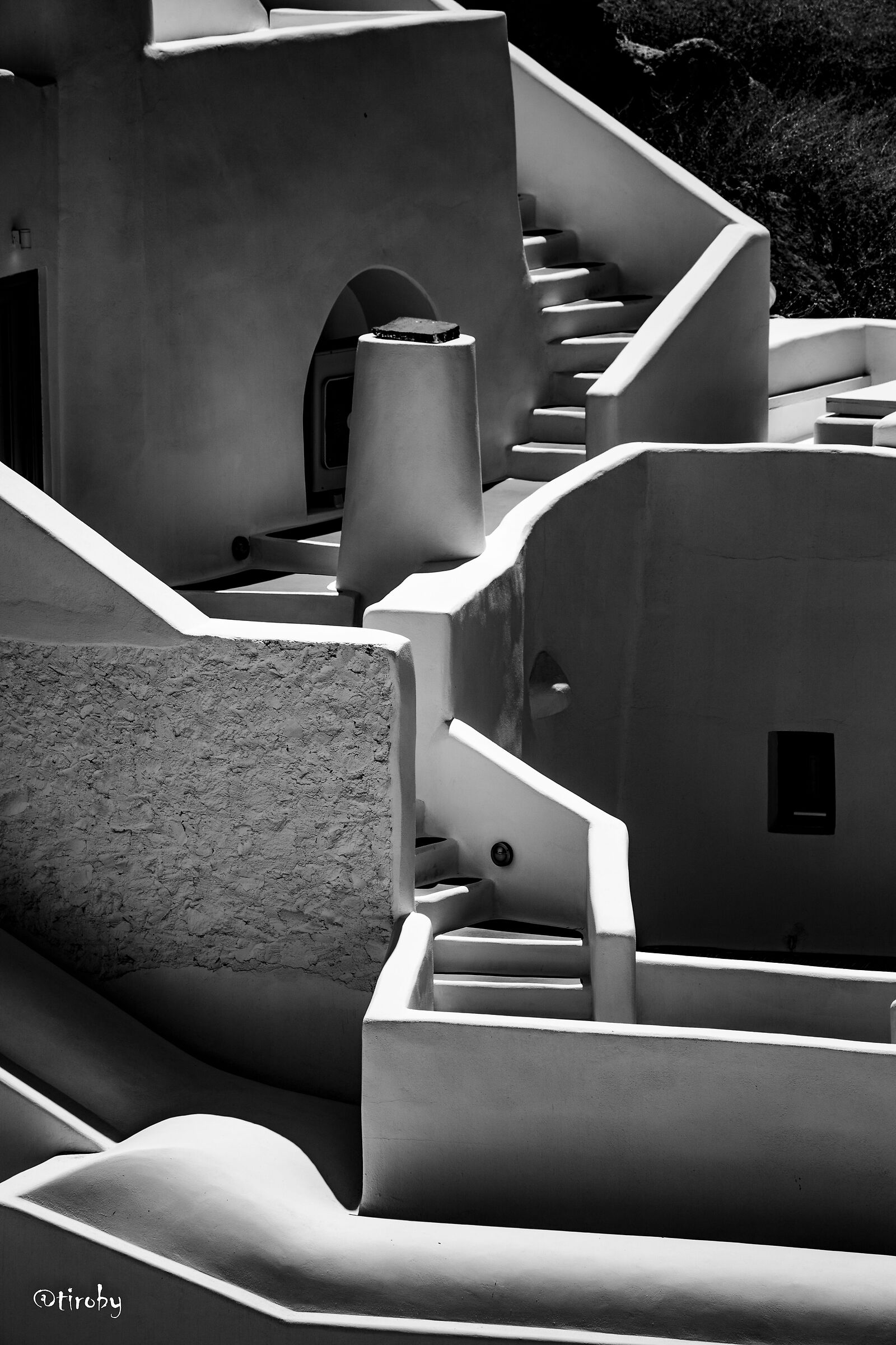 Santorini chiaroscuro