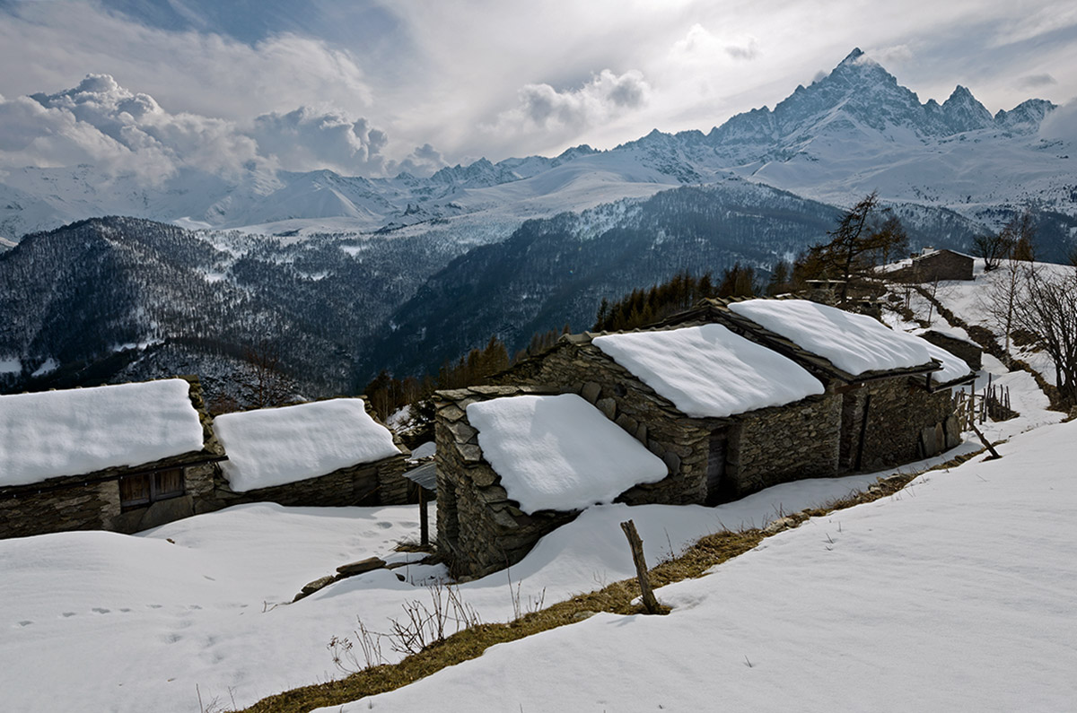 Huts under the "King of Rock"