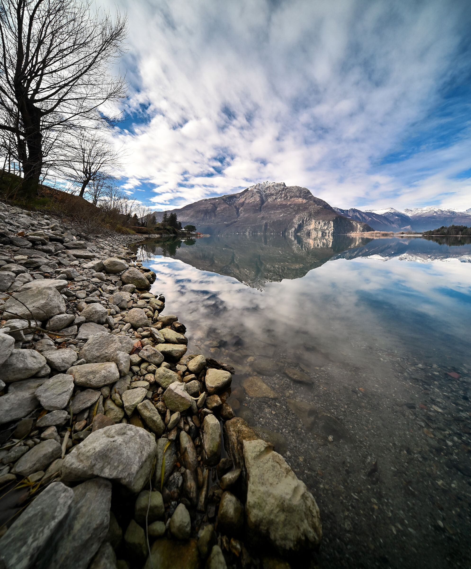 Lake Mezzola (SO)