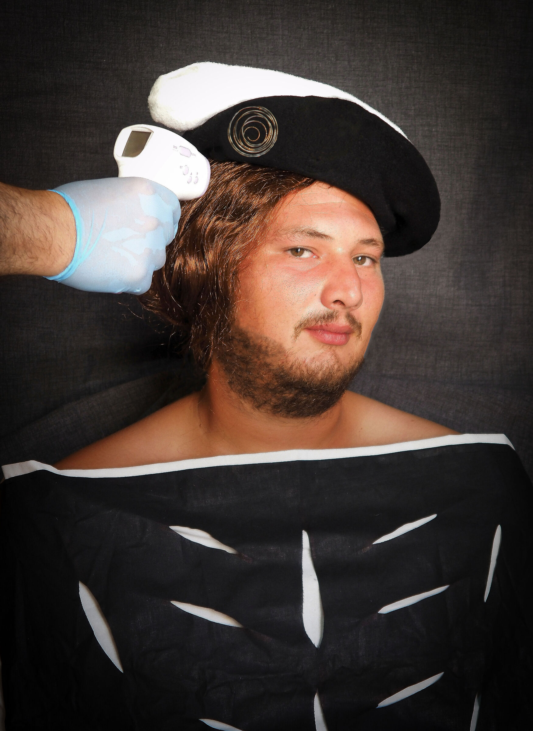 Controllo temperatura all'ingresso degli esercizi..