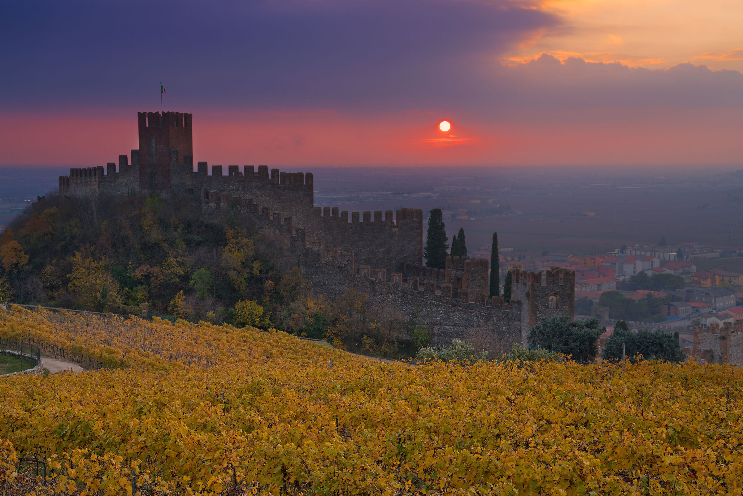 Tramonto al castello di Soave