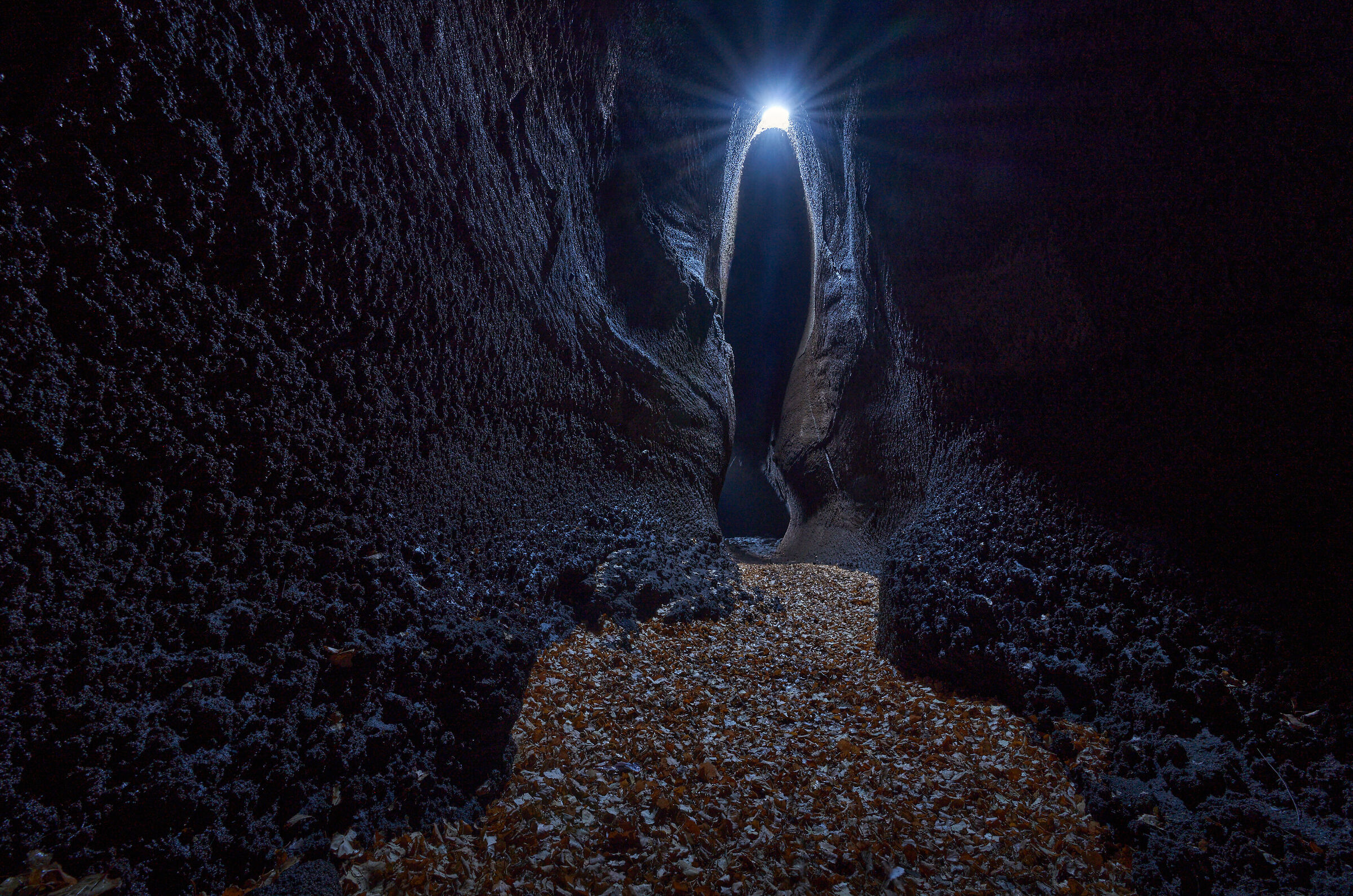 Cave of Serracozzo (Etna)