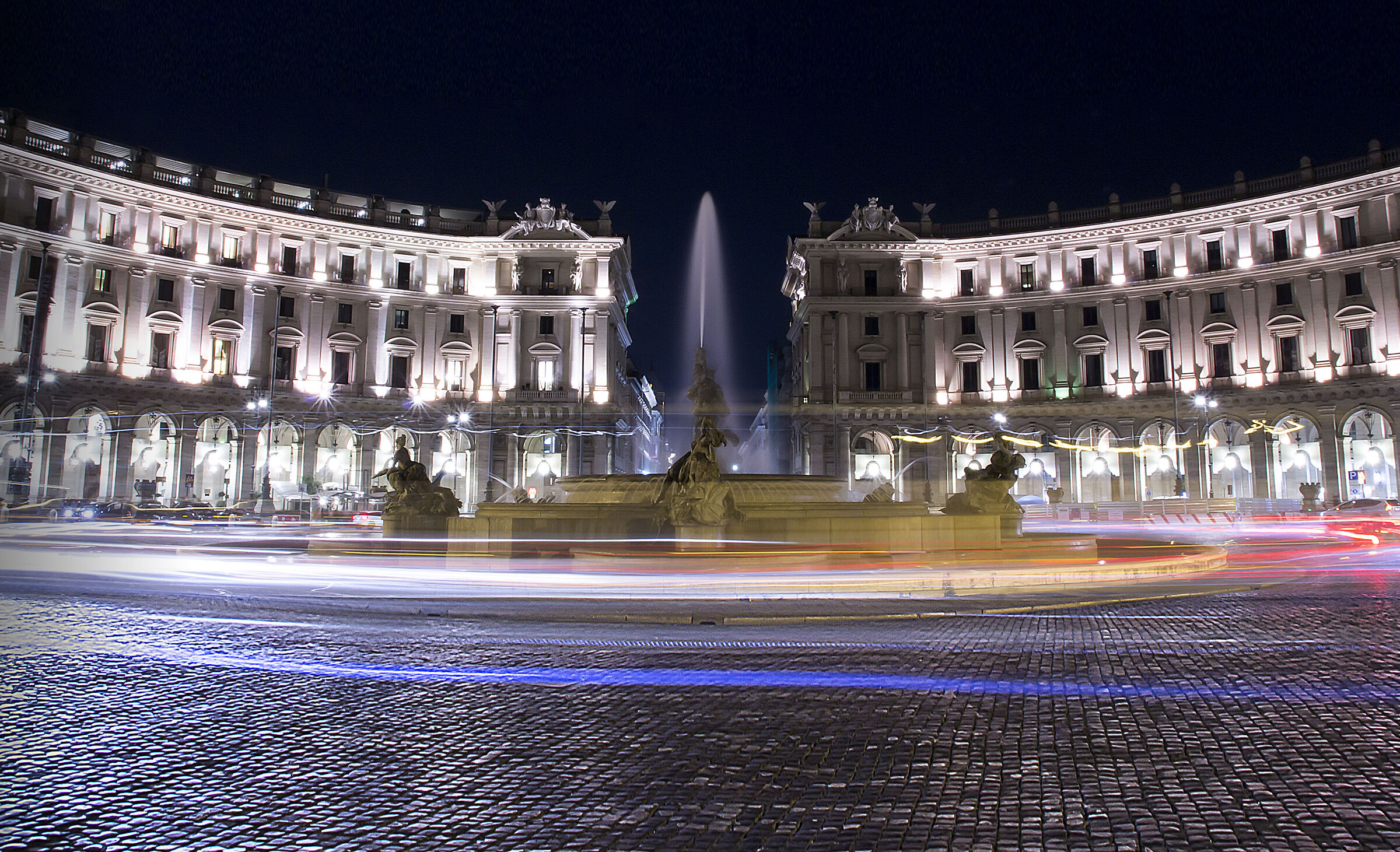 PIAZZA DELLA REPUBBLICA - ROME