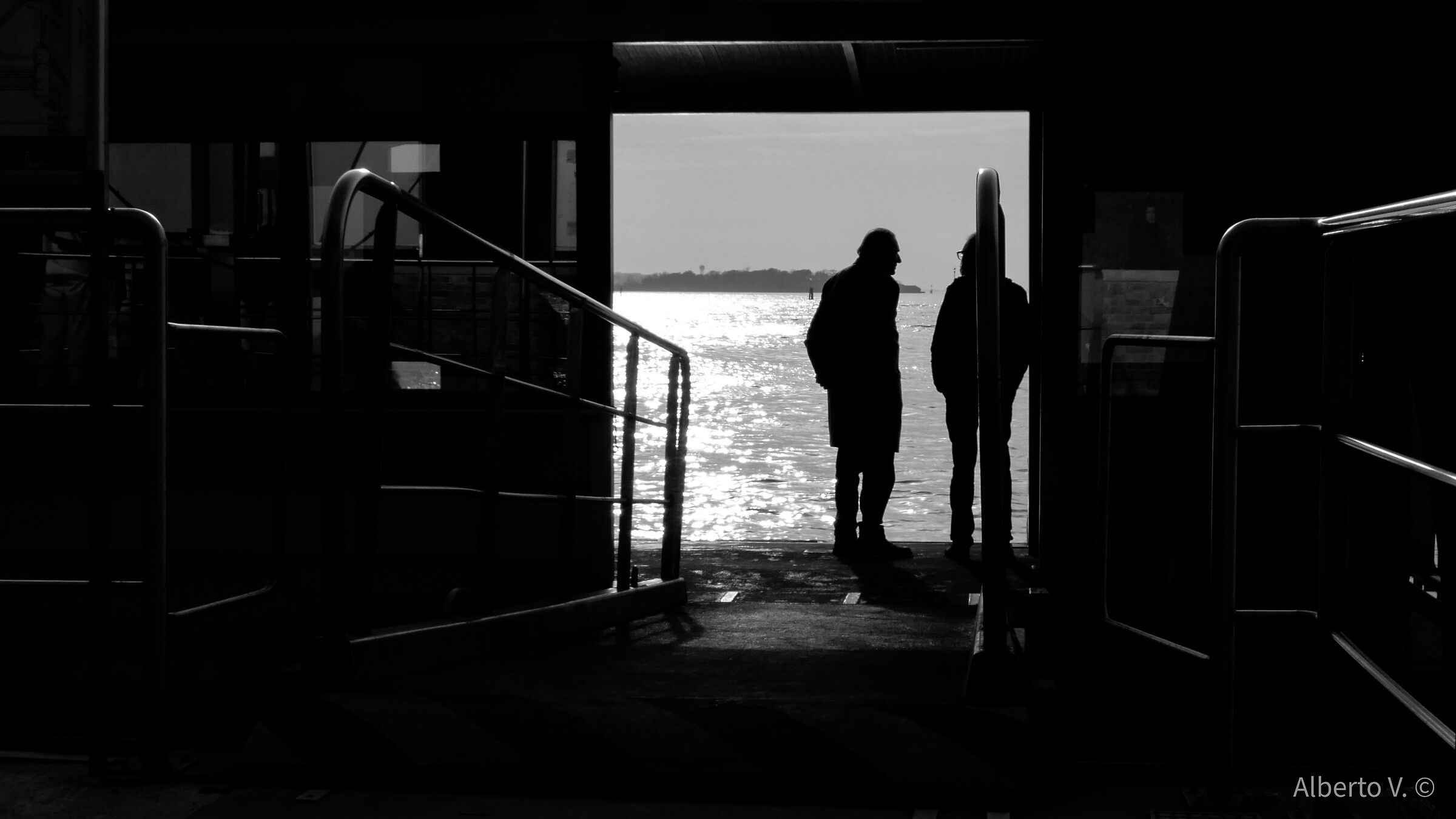 Of moorings and waiting
