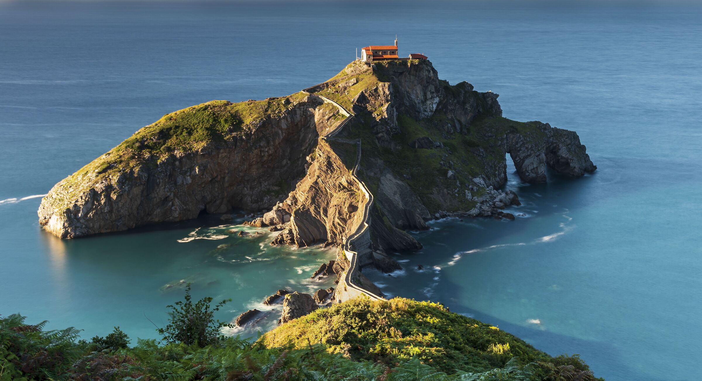 Gatzelugatxe-overview of the whole.