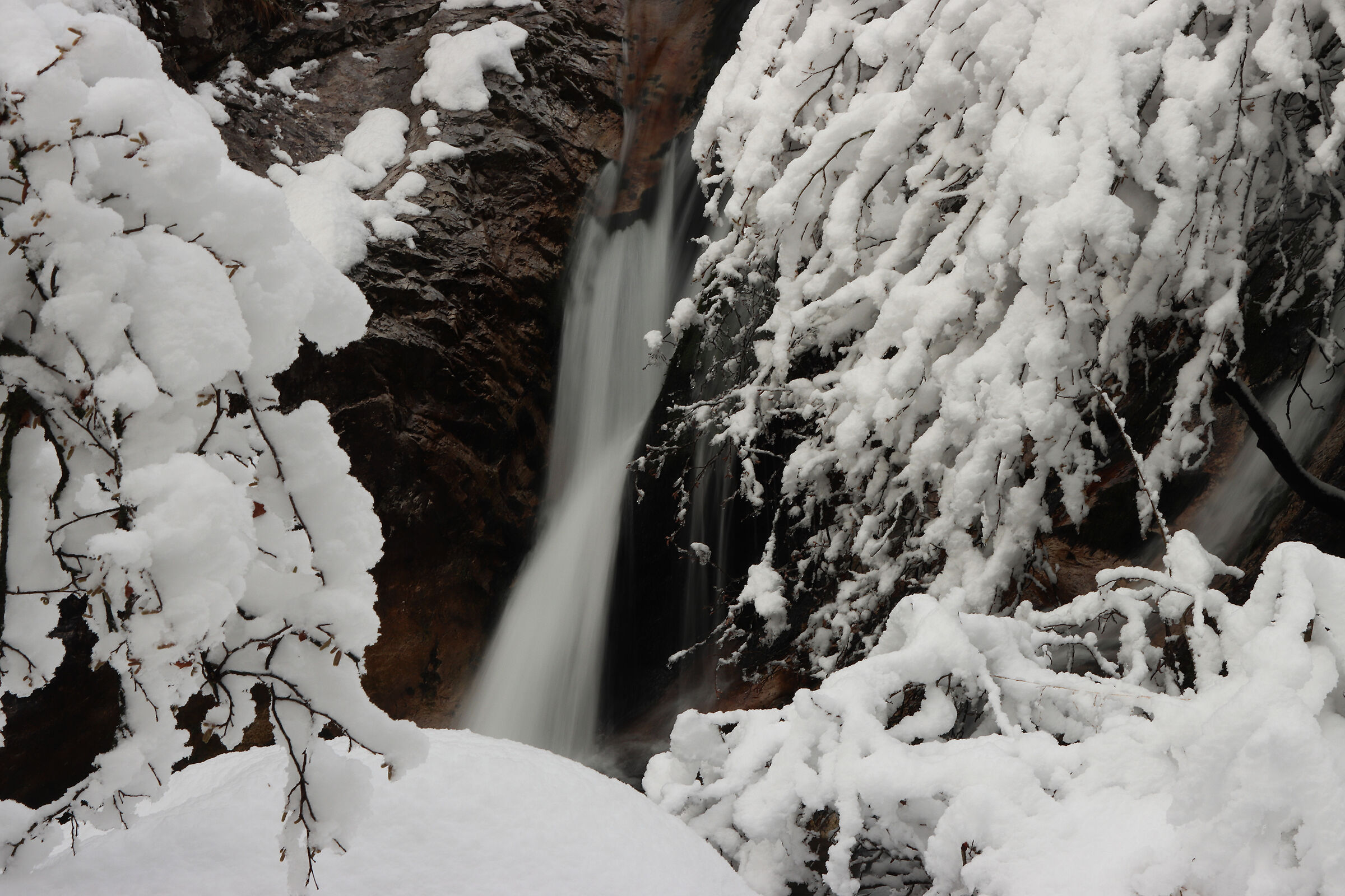 V A L V E R T O V A - "secret" waterfalls -