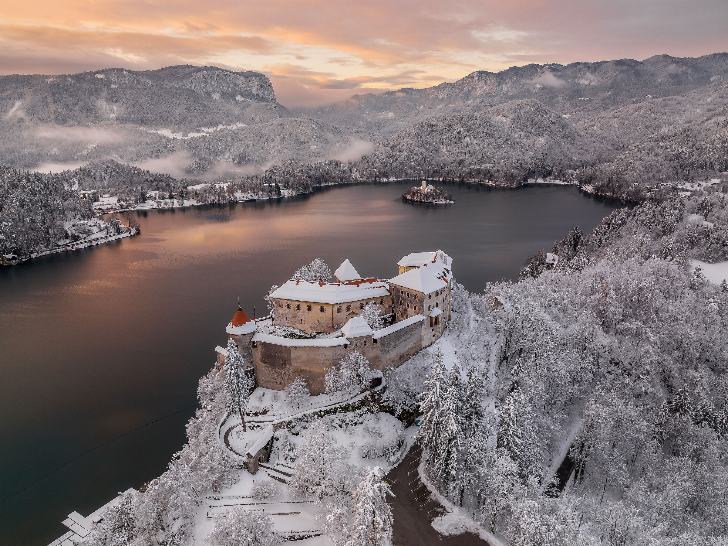 Lago di Bled e il castello sopra di esso