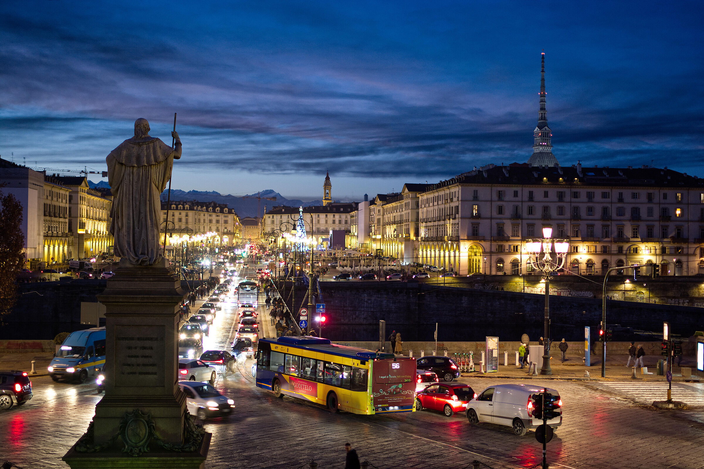vista su Piazza Vittorio Veneto