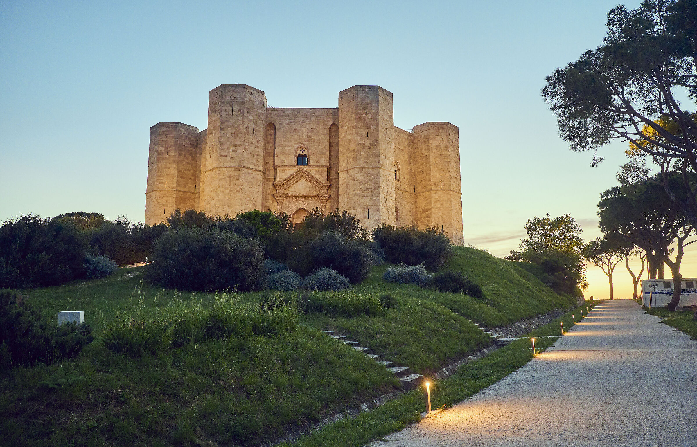 CASTEL DEL MONTE