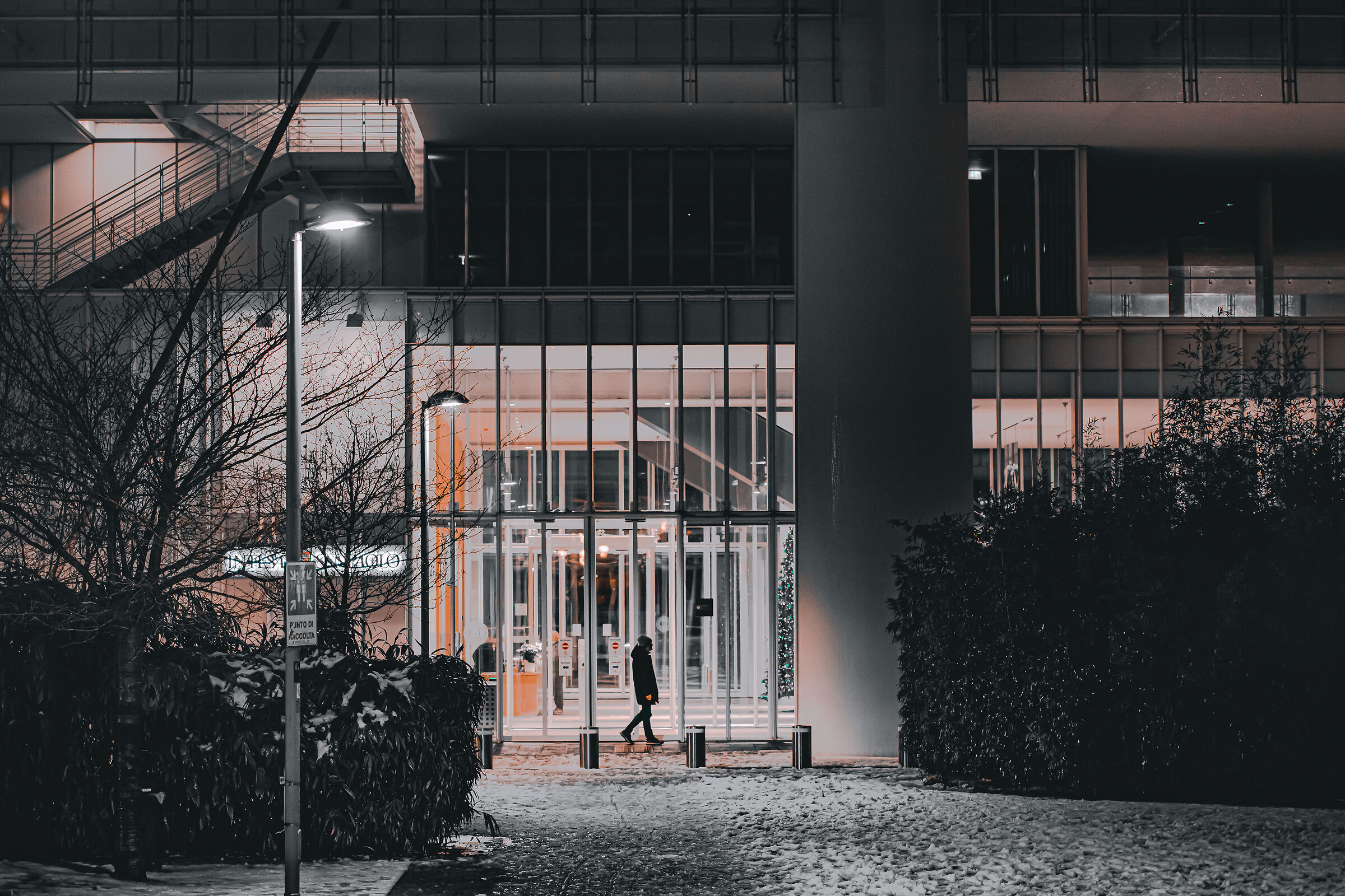 Passage under the snow