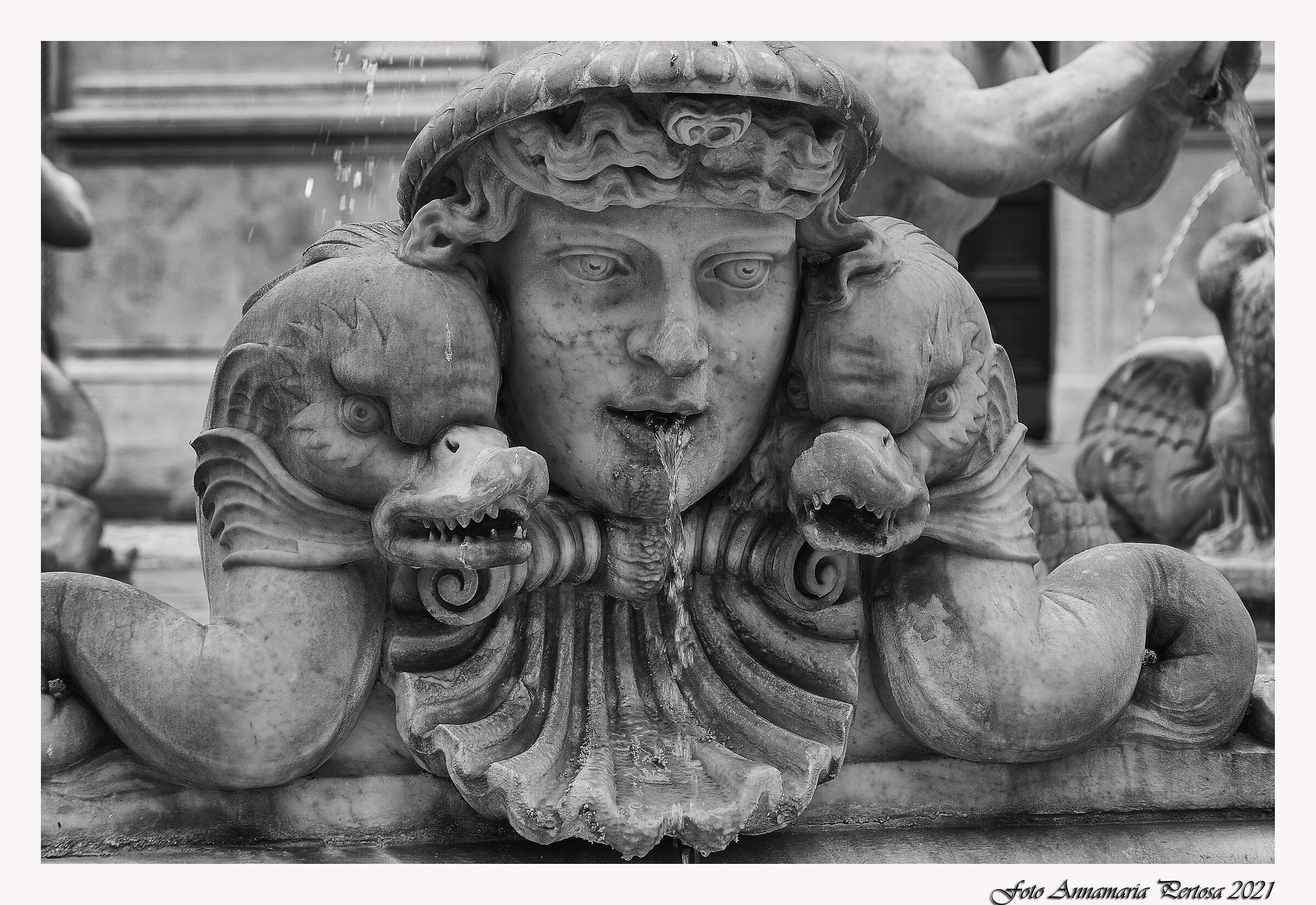 A mask of the fountain of the Moors