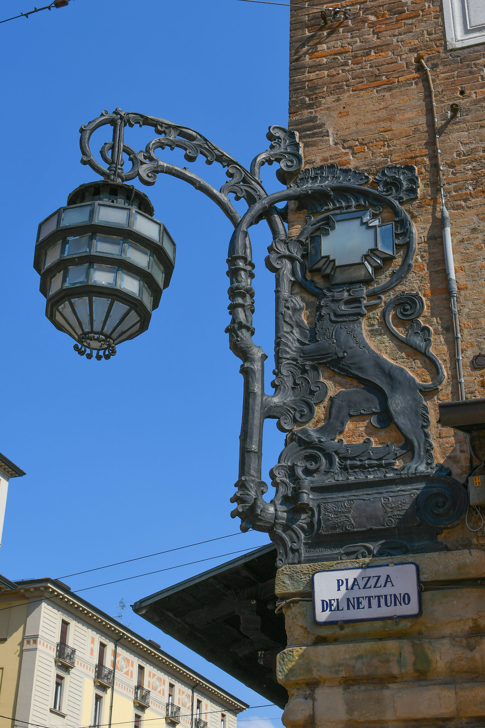 Bologna Piazza del Nettuno -