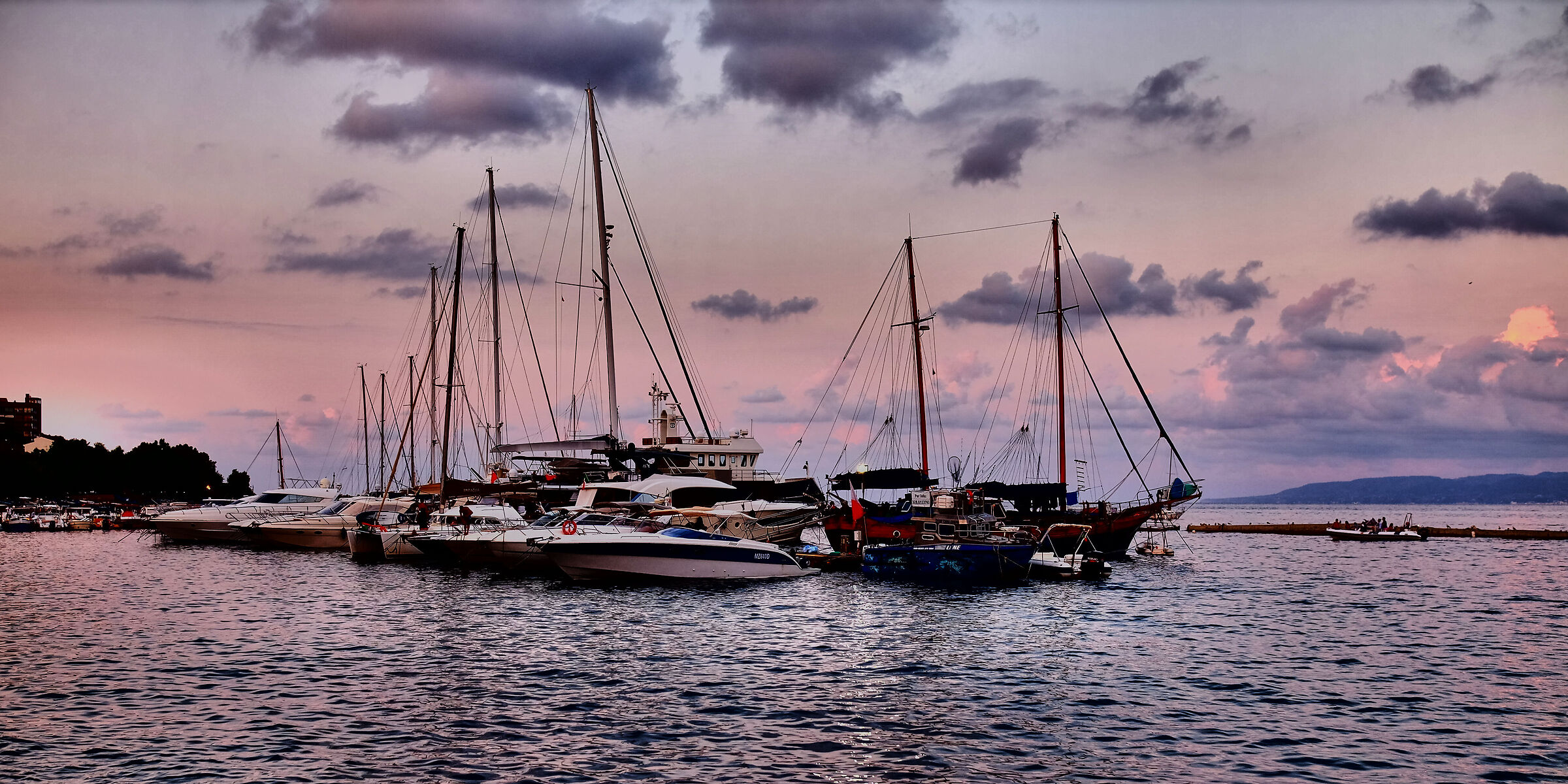 Il porto di Patti al tramonto