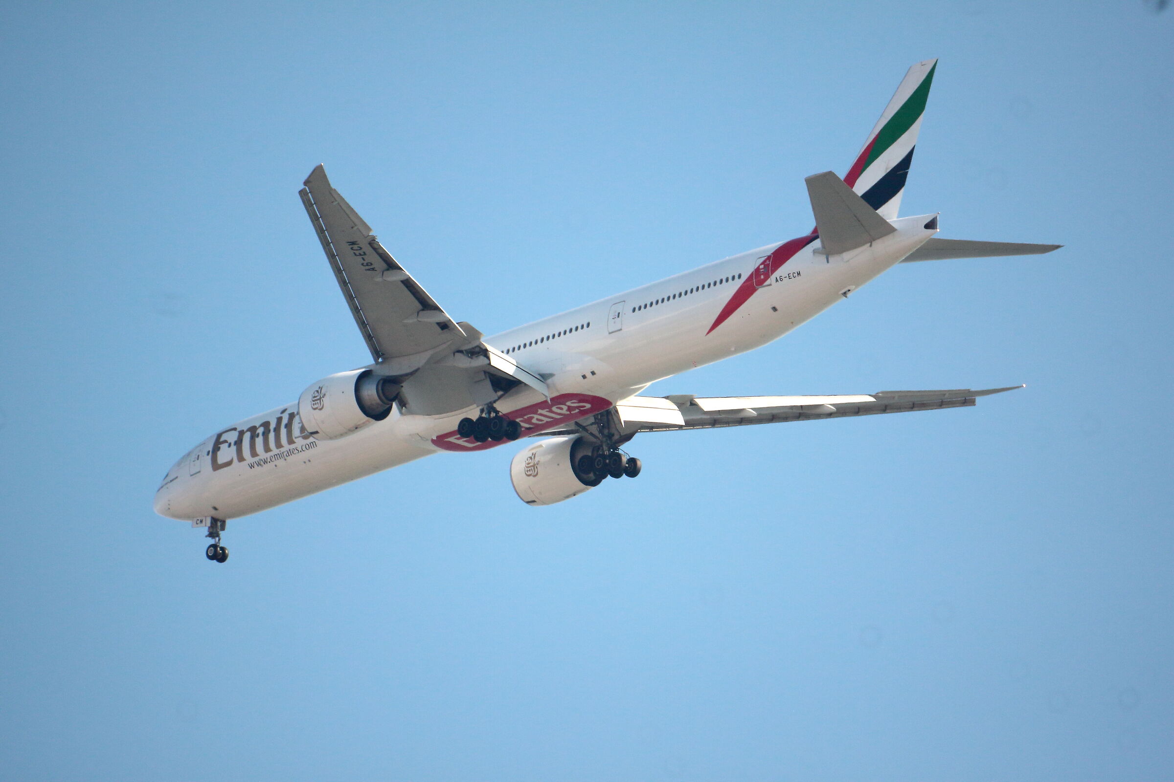 Boeing 777-300 A6-ECM Emirates EK135 DXB-VCE 2