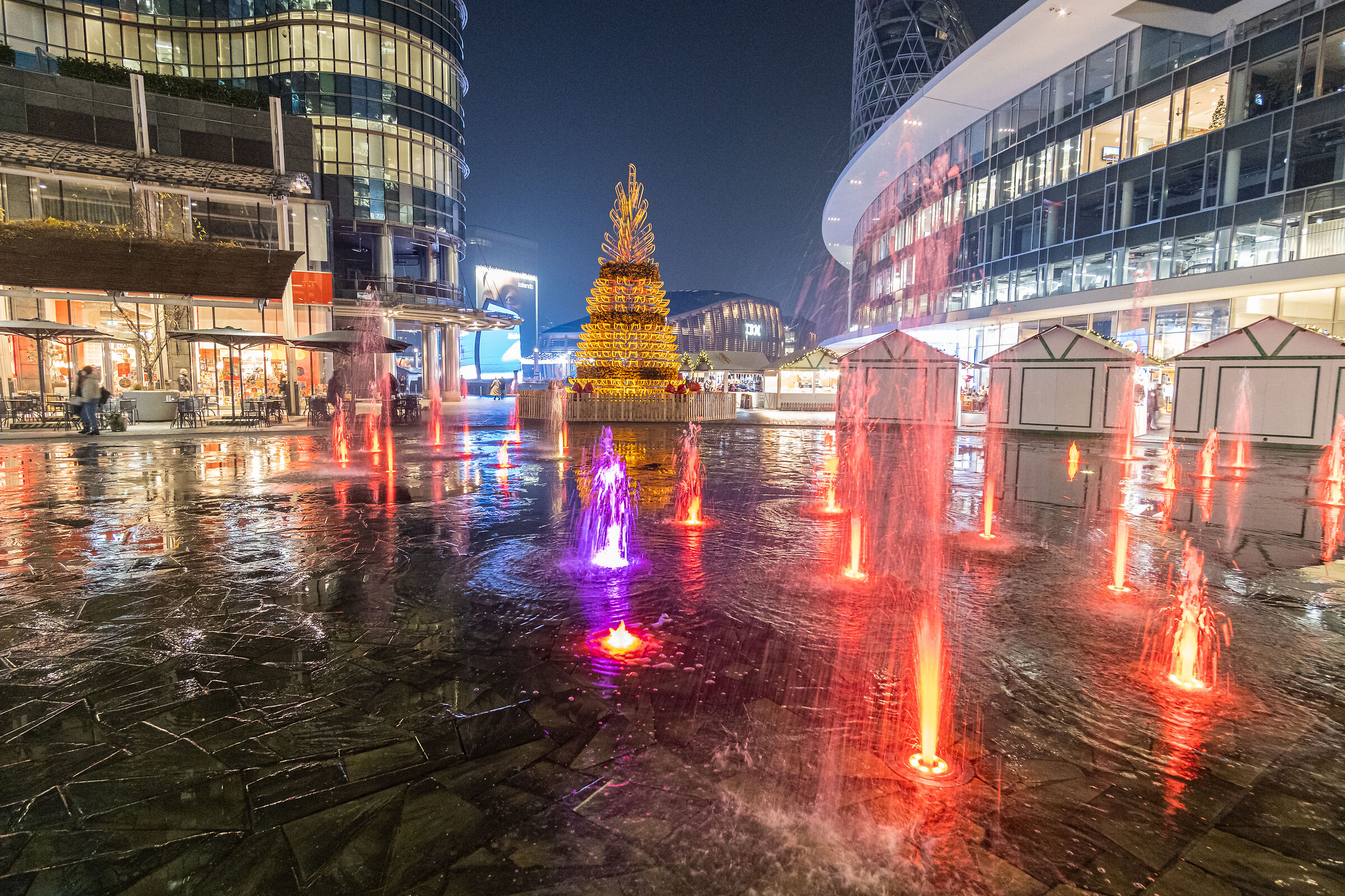 Piazza Gae Aulenti  - Milano
