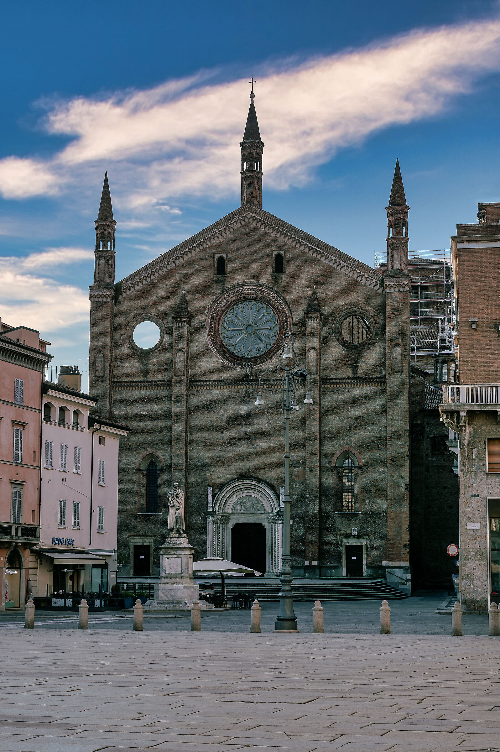 Chiese nelle città emiliane