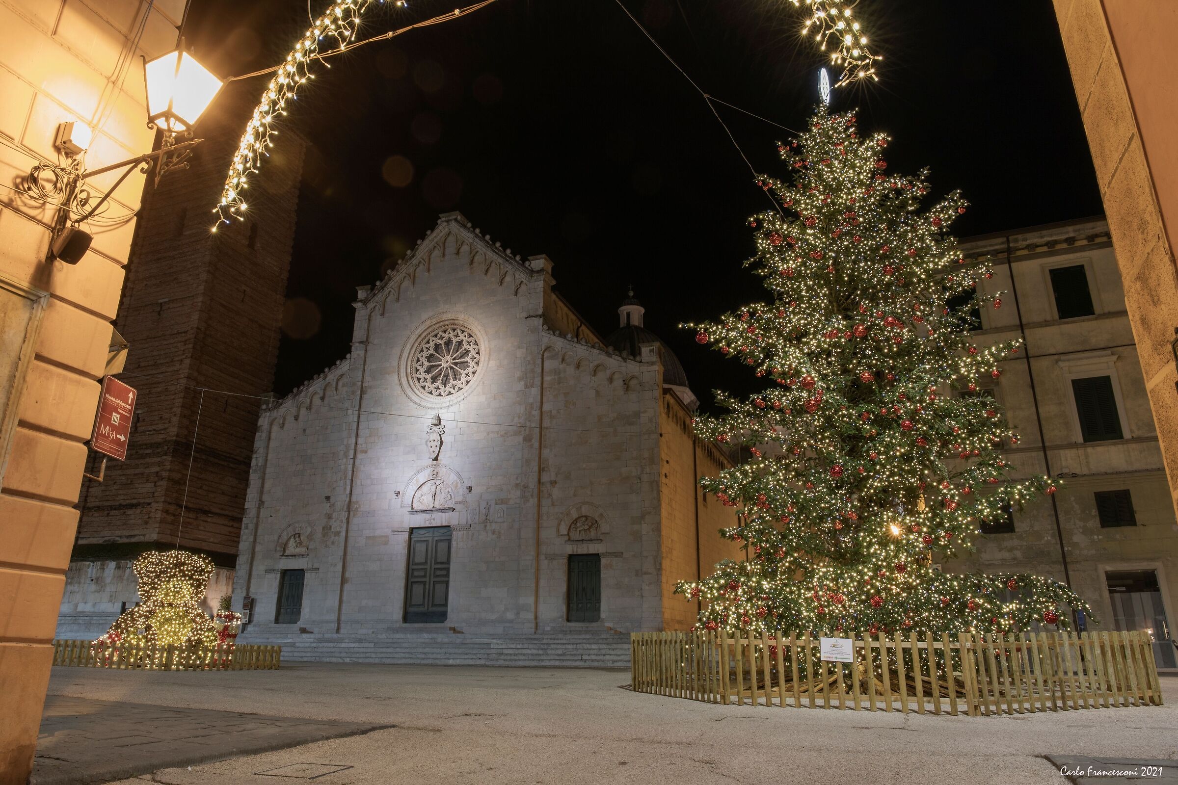 Christmas Piazza Duomo Pietrasanta