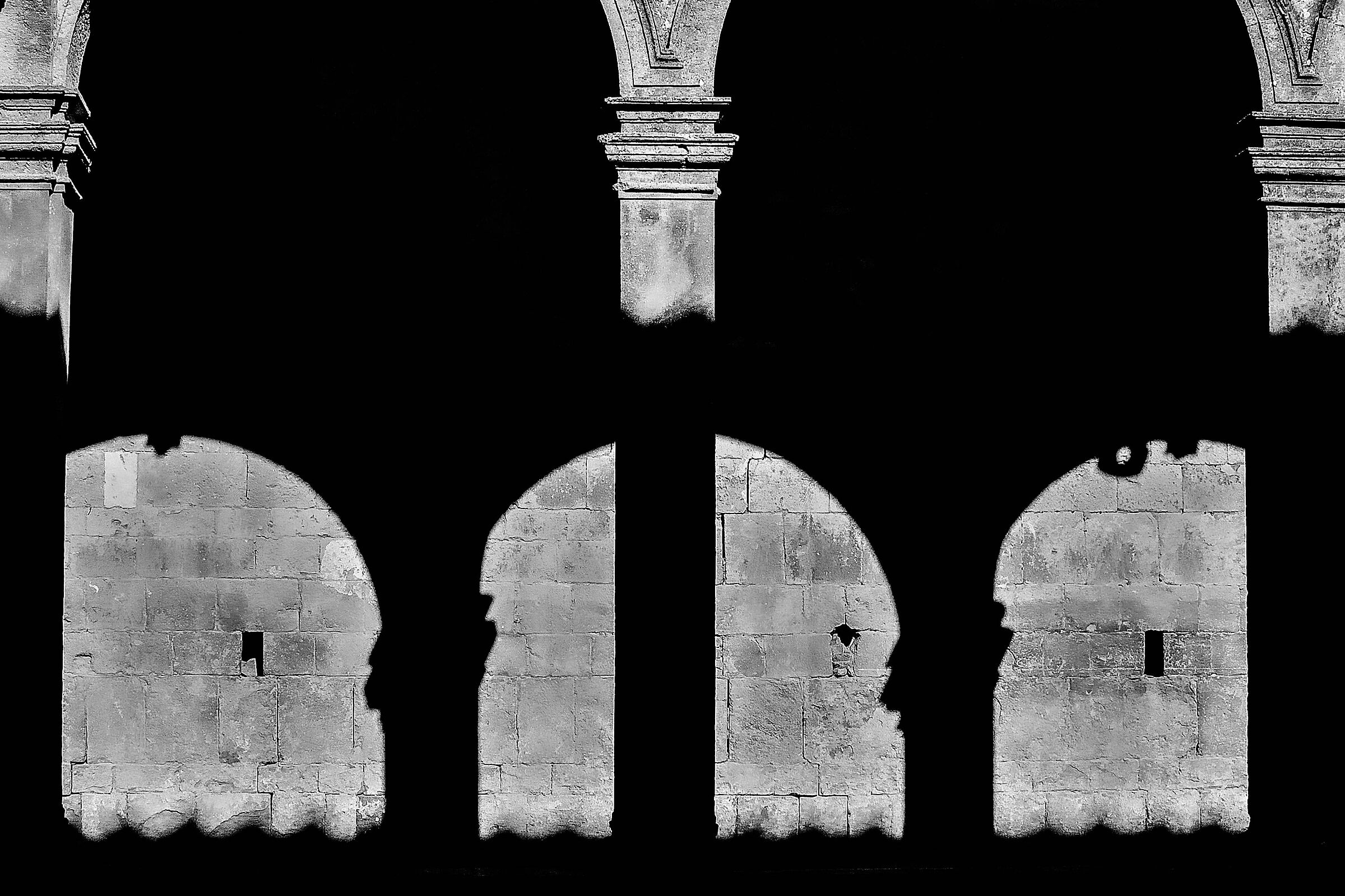 Glimpse of Tuscan cloister