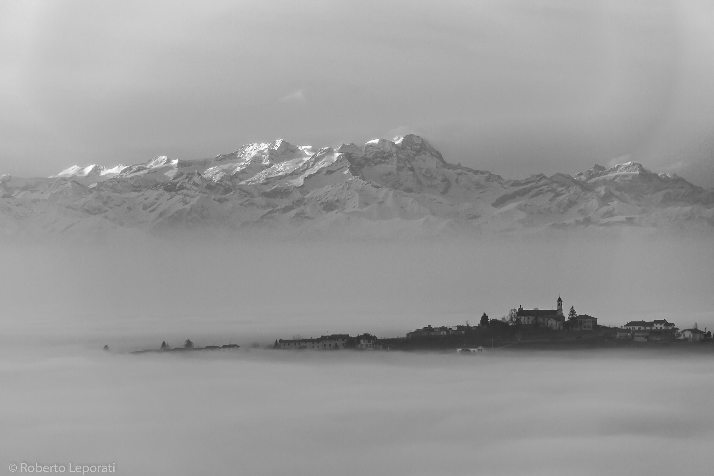 Coniolo Monferrato nella nebbia