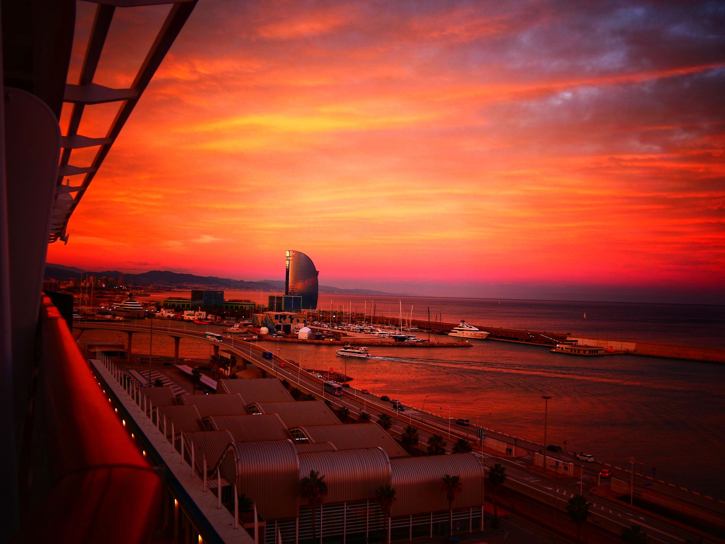 Tramonto su Barcellona