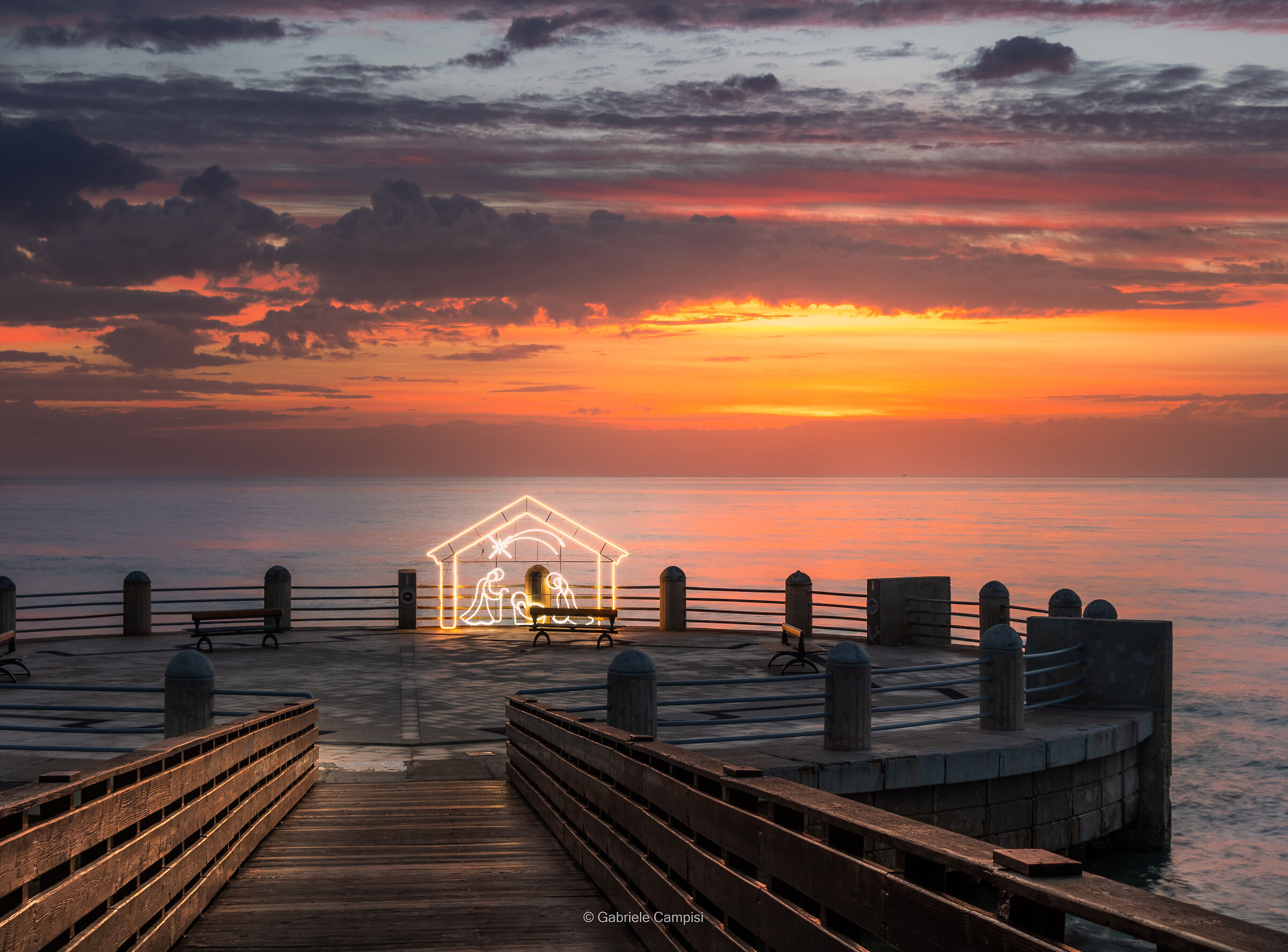 Luci natalizie al mare