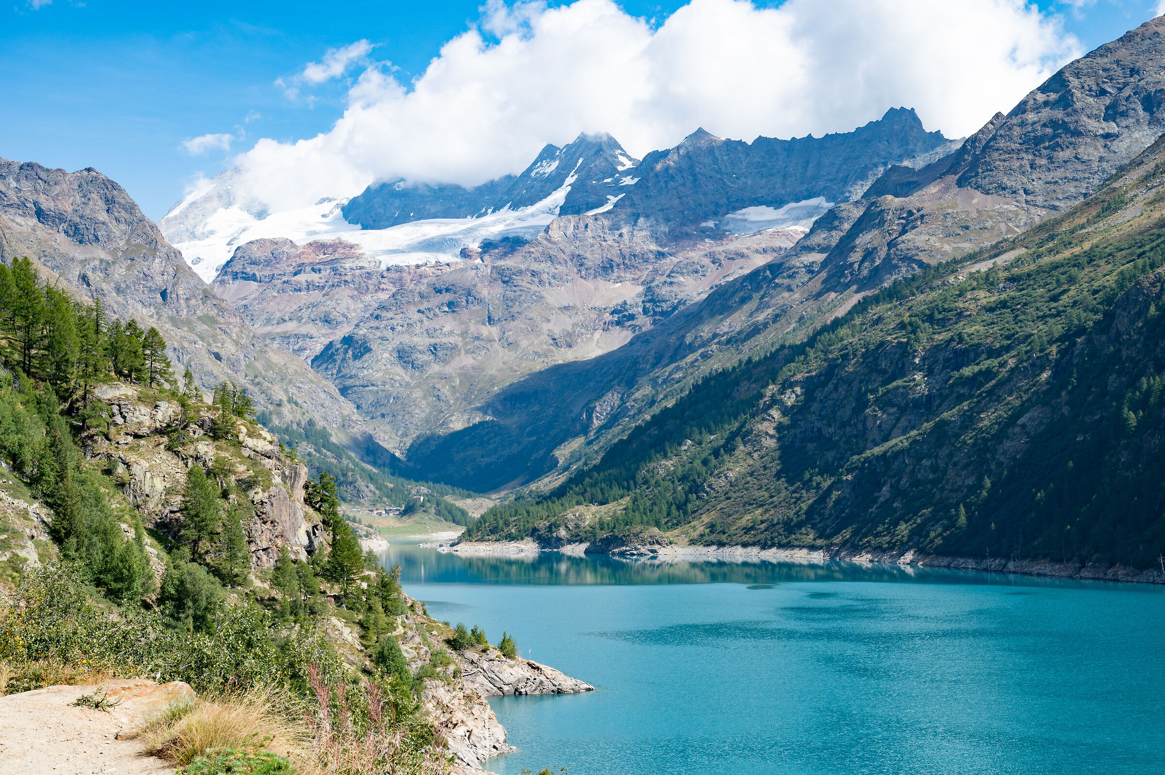 Lake Place Moulin (Aosta Valley)