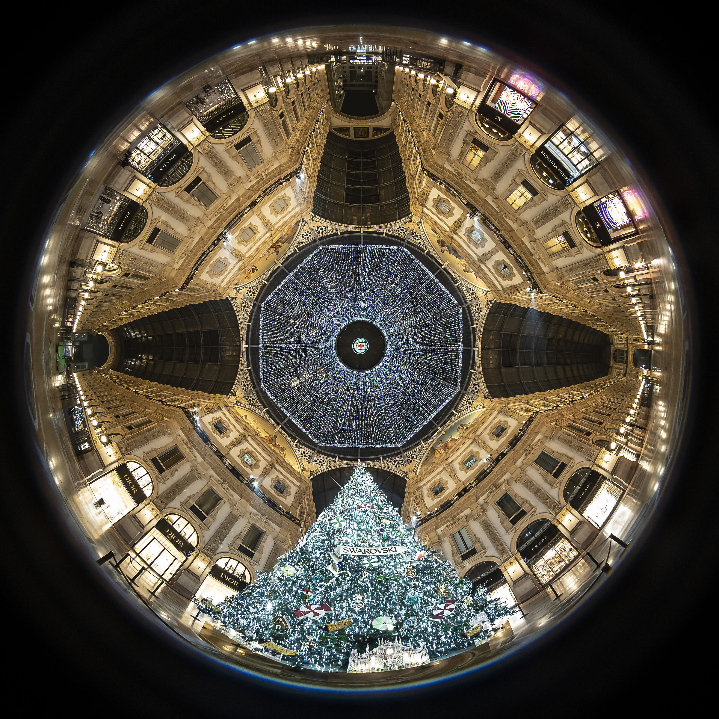 Galleria Vittorio Emanuele II - 22/12/2020, 02:33