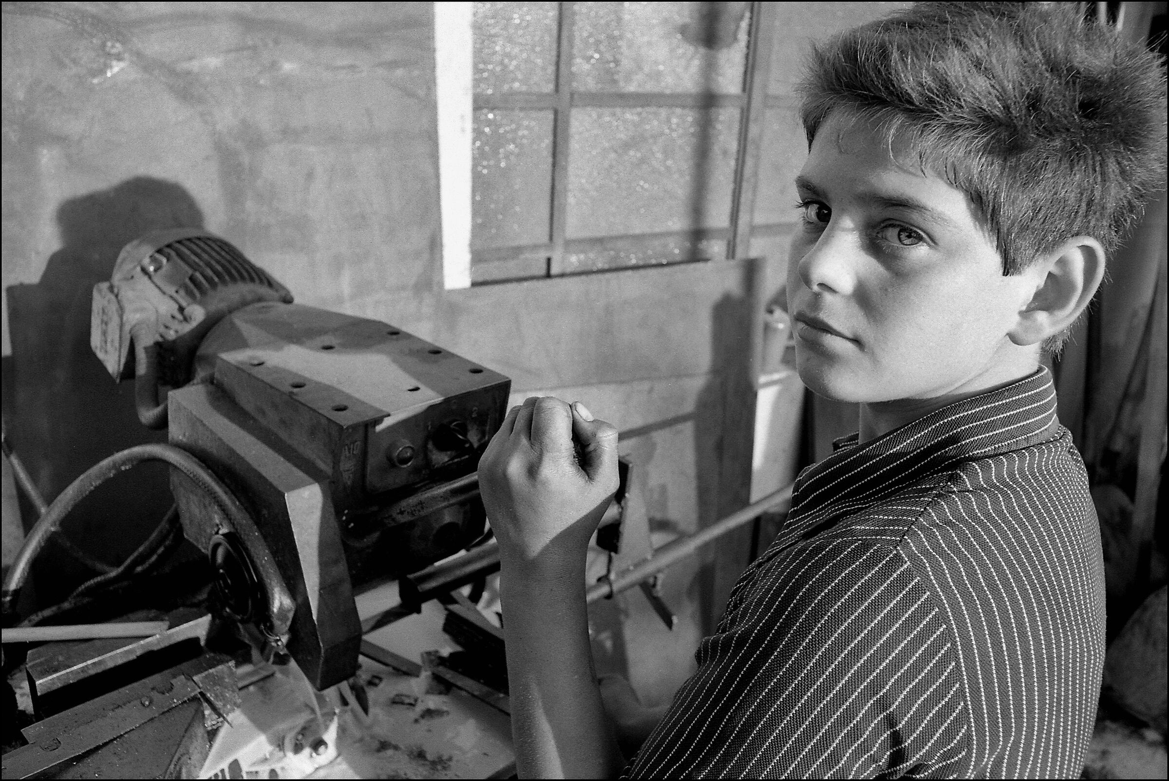 1985 Italia "giovane operaio"