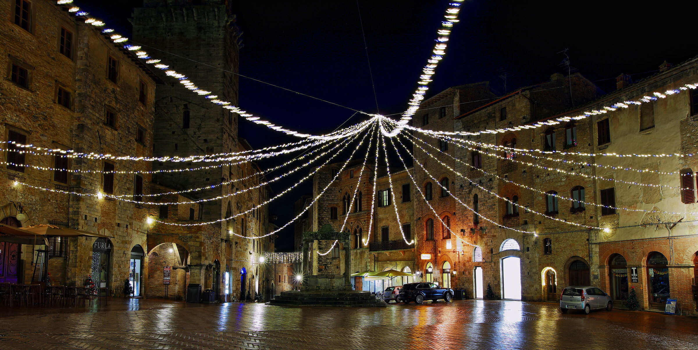 San Gimignano, Piazza della Cisterna