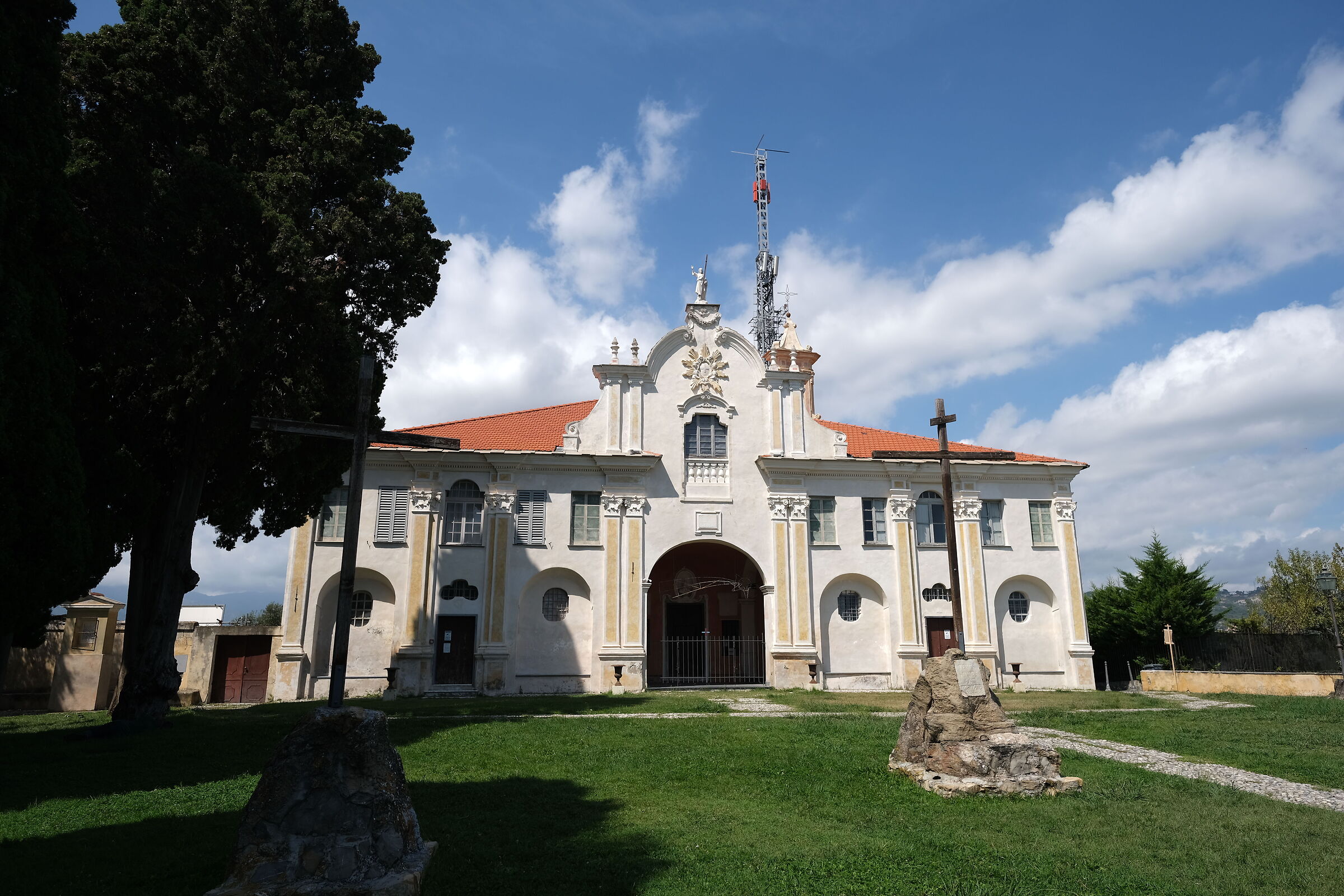 the square on Mount Calvary