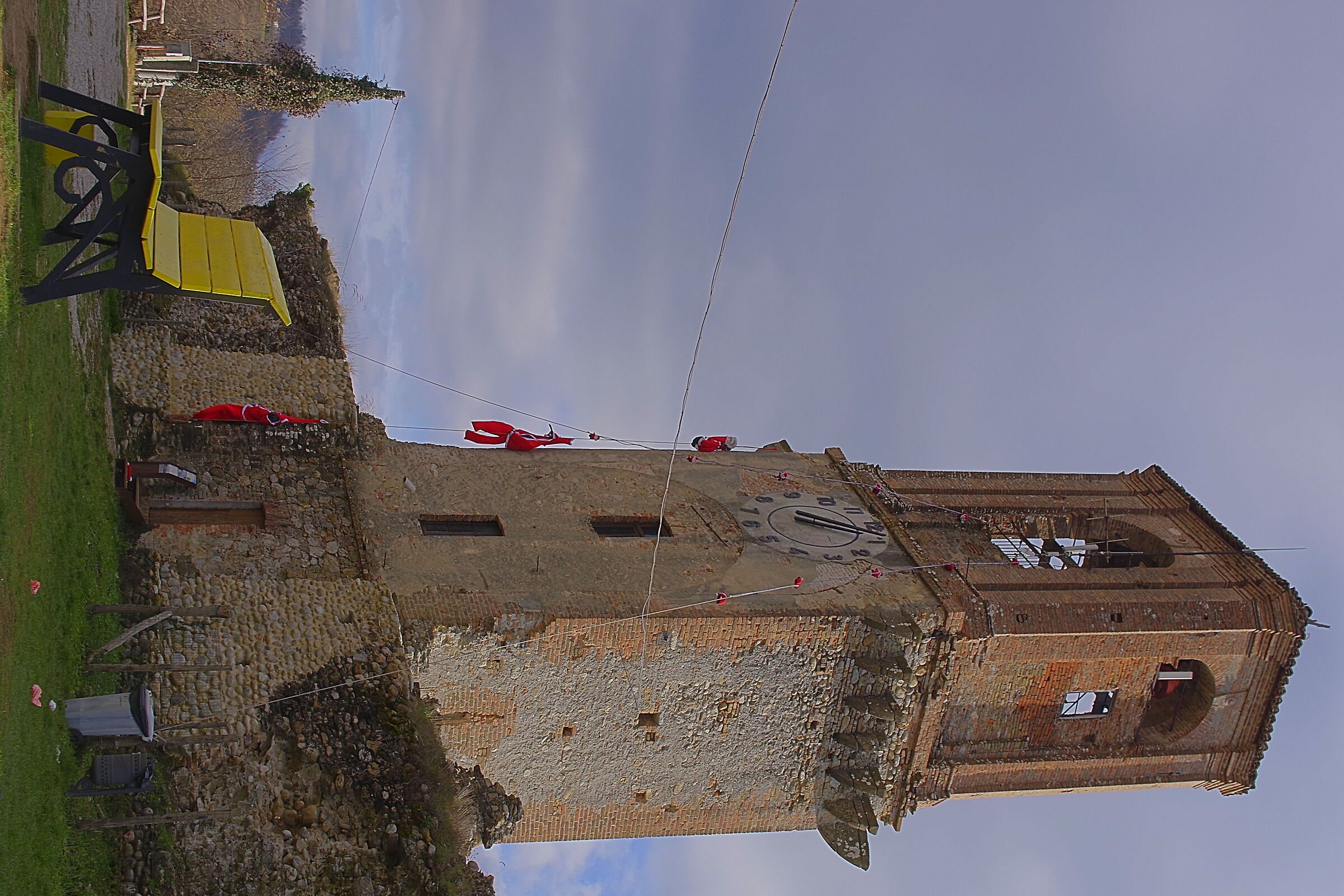 Bell tower with bench - Ceva