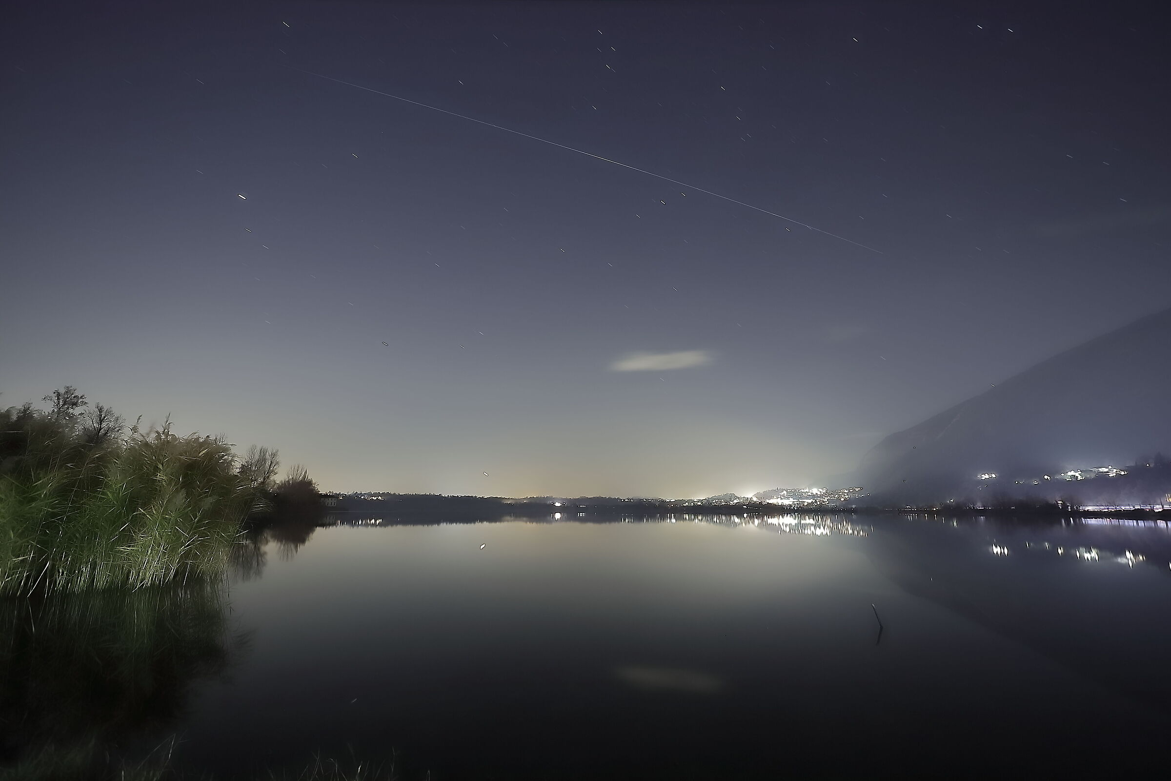 Iss Di Passaggio on Lake Pusiano