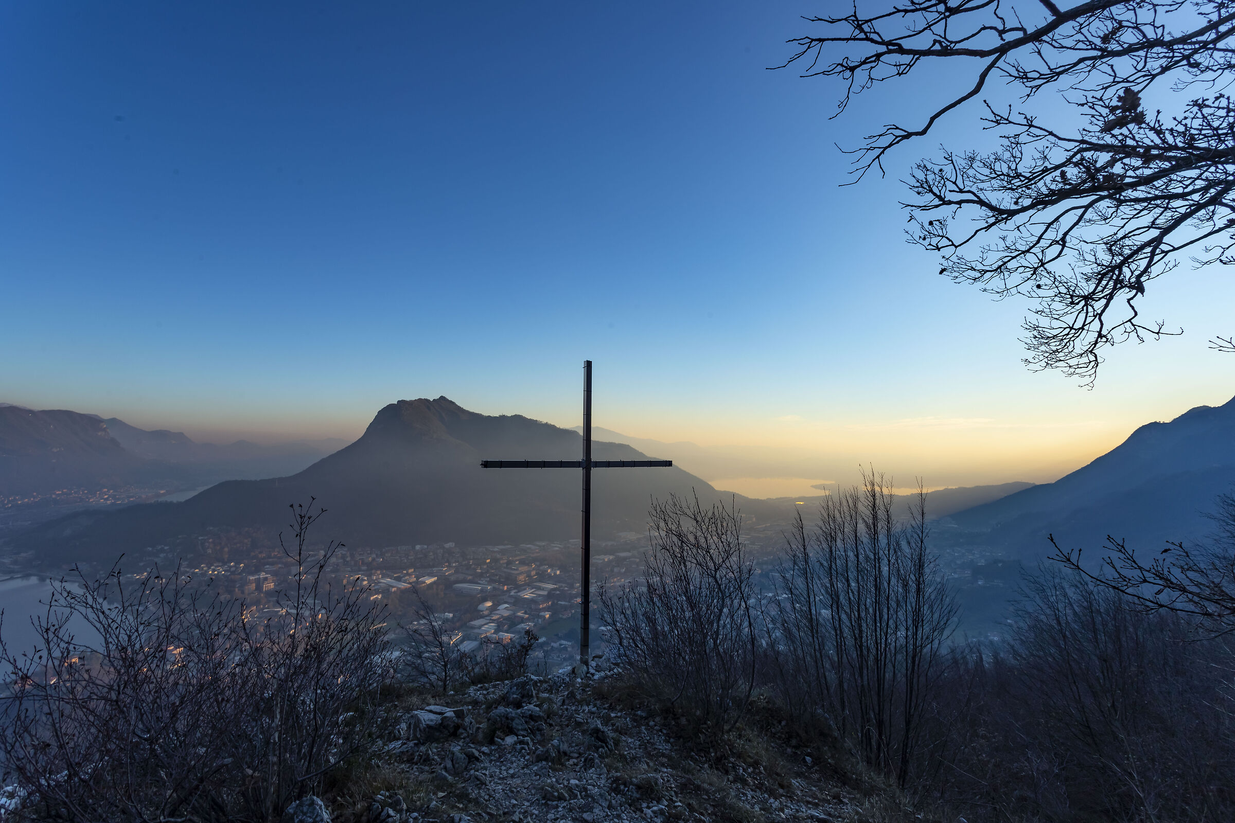 Sasso Valmadrera seen from above