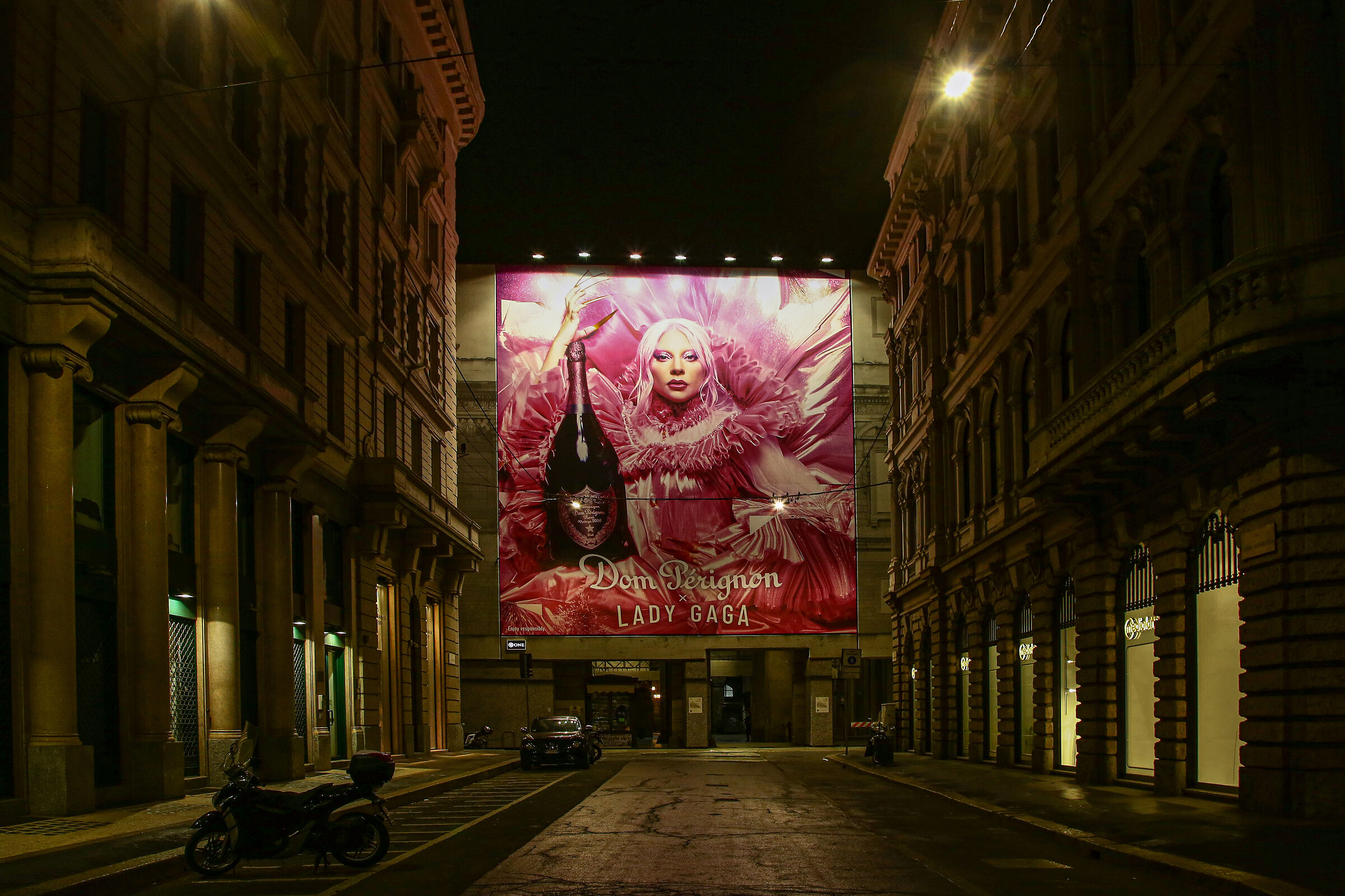 Pubblicità in rosso