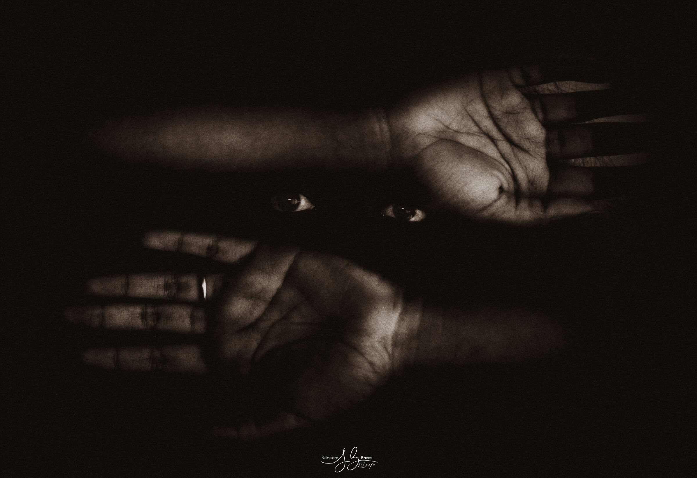Nascosta nel buio