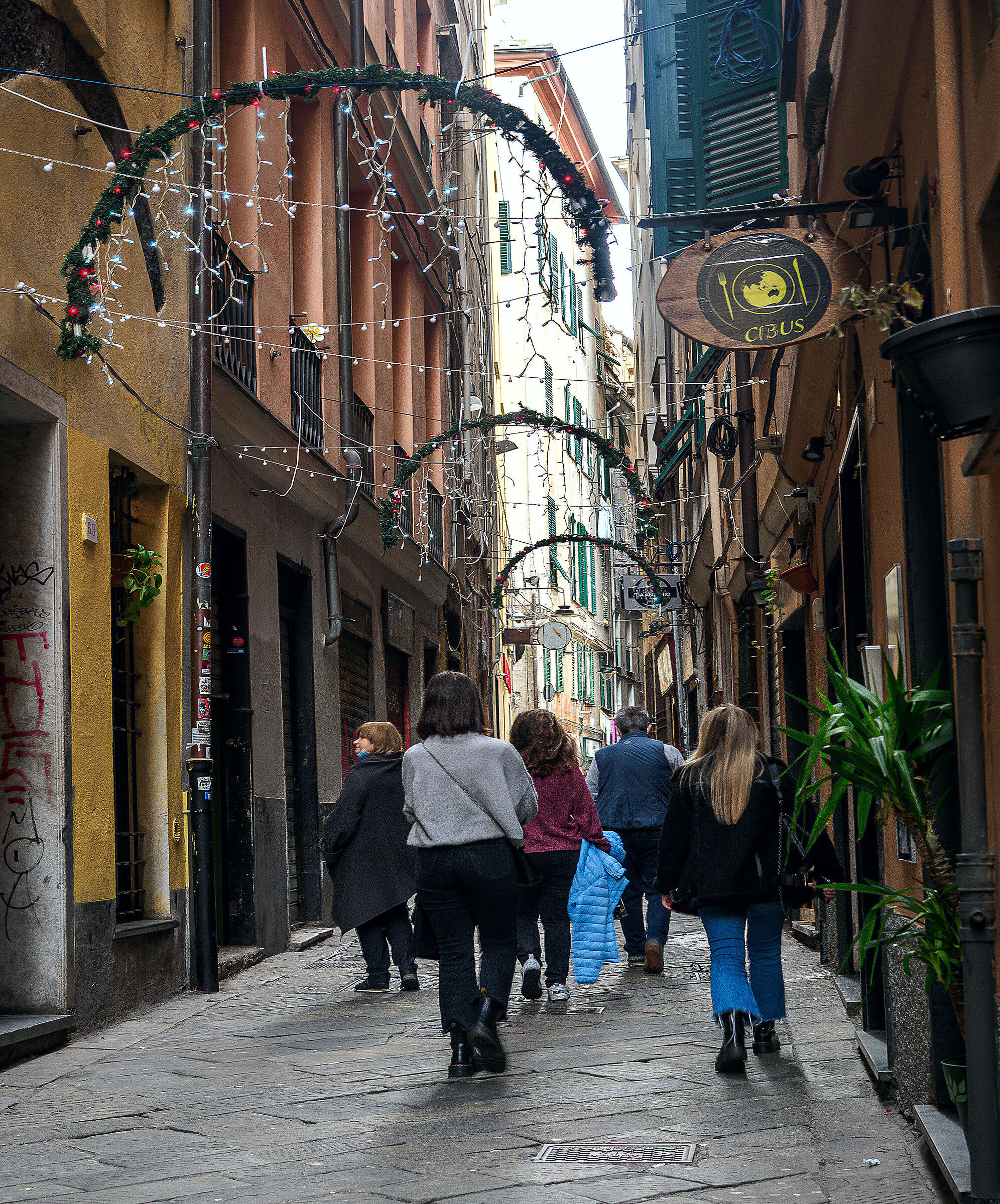 Genoa - Walking through the alleys