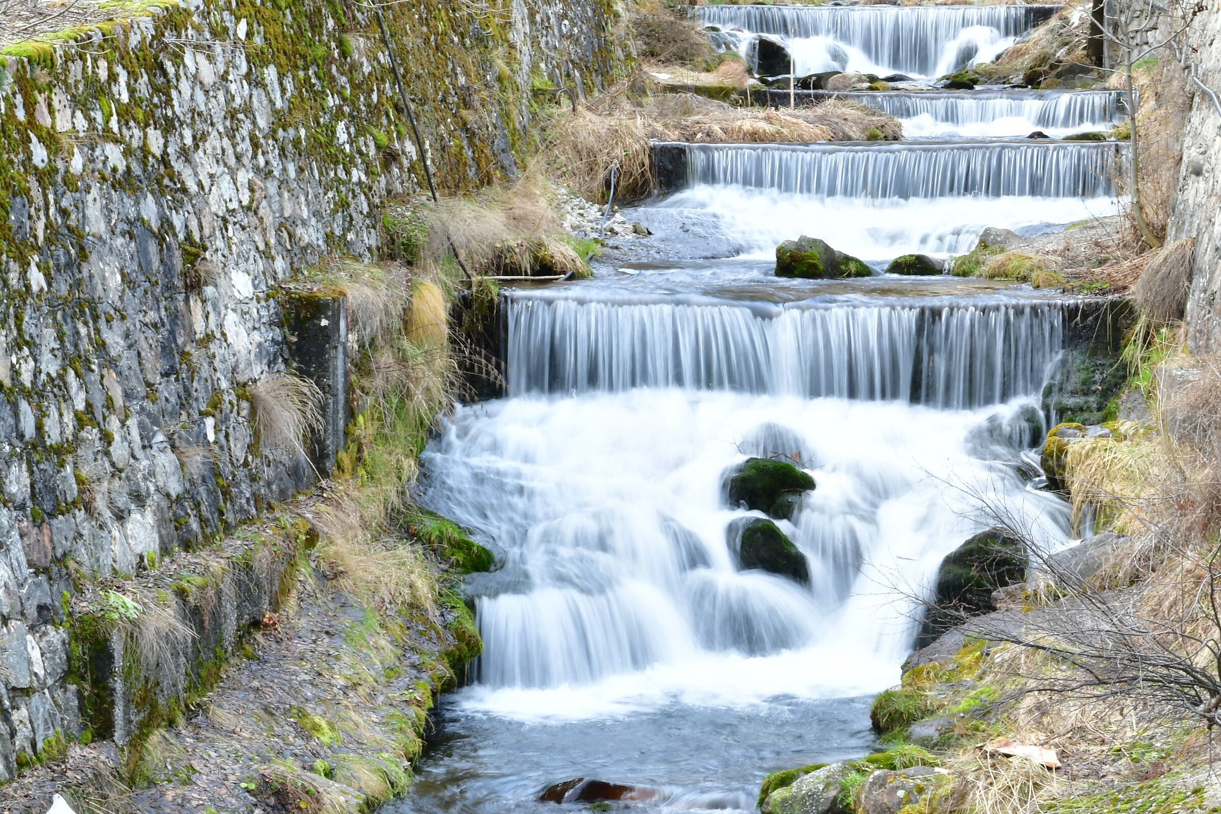 La neve comincia ad alimentare il torrente