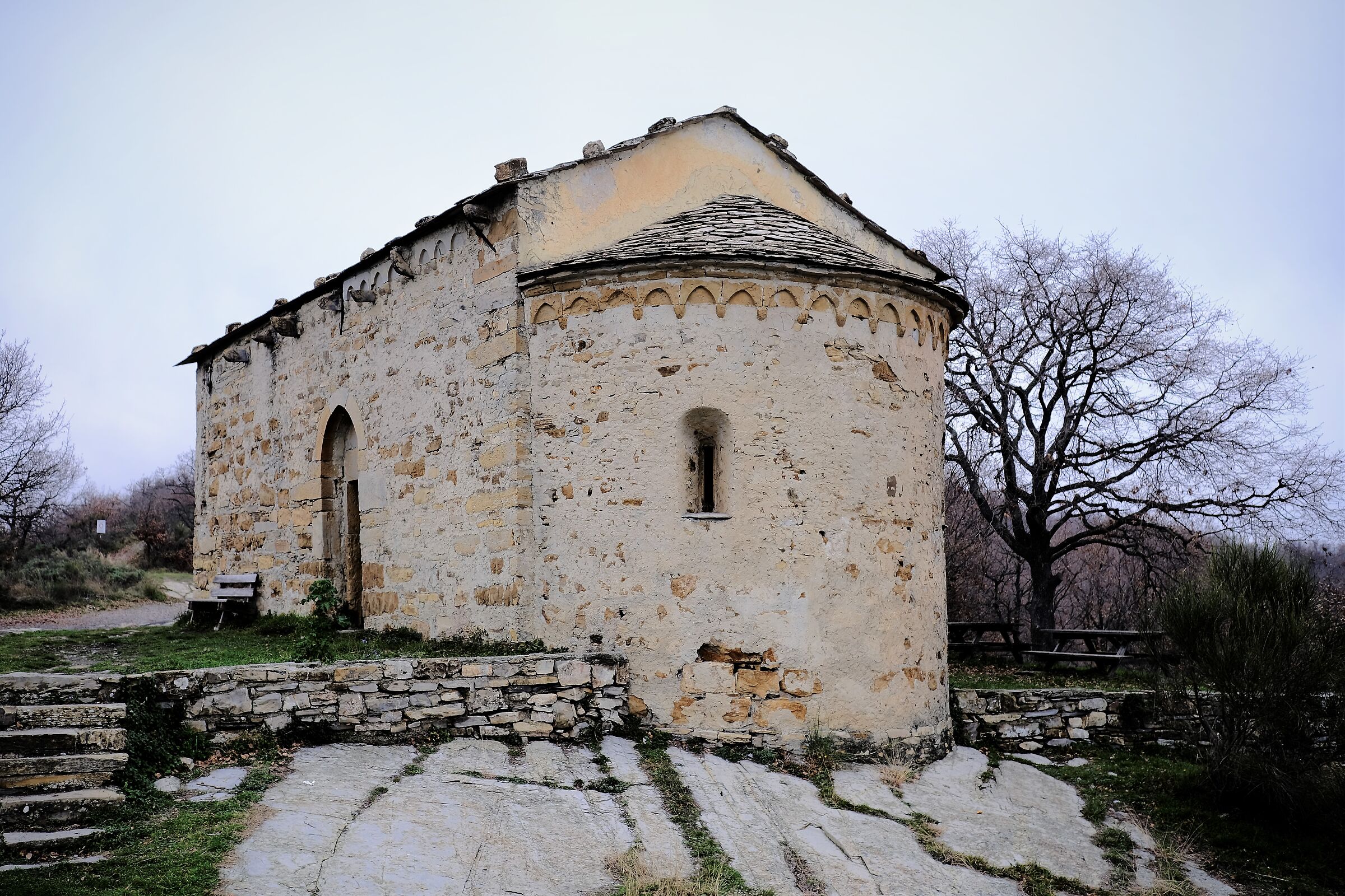 The chapel seen in front