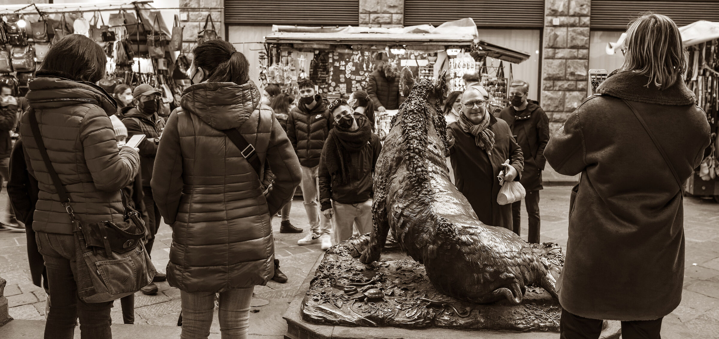 Turisti al Porcellino