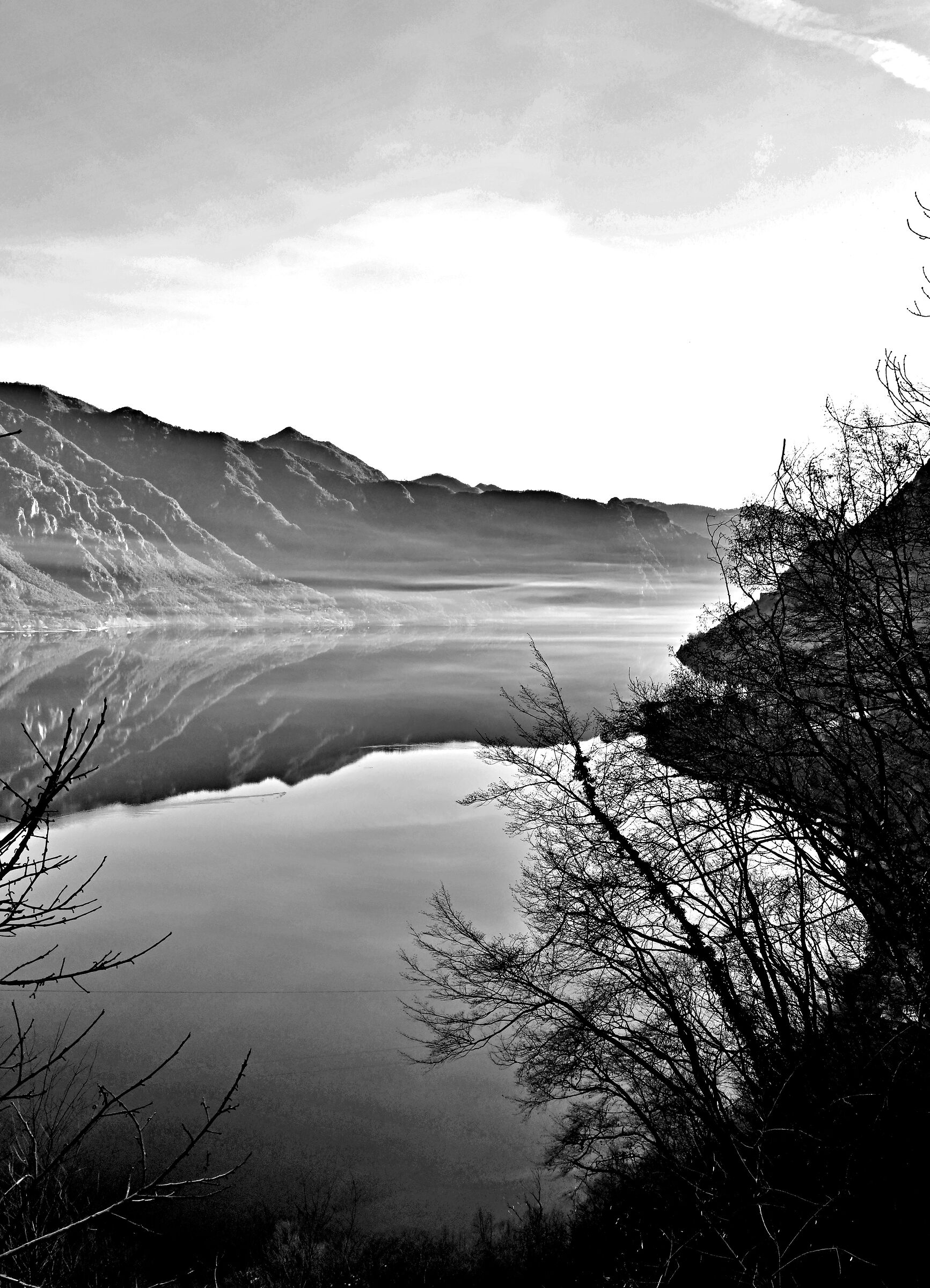 Costa del lago d'Idro