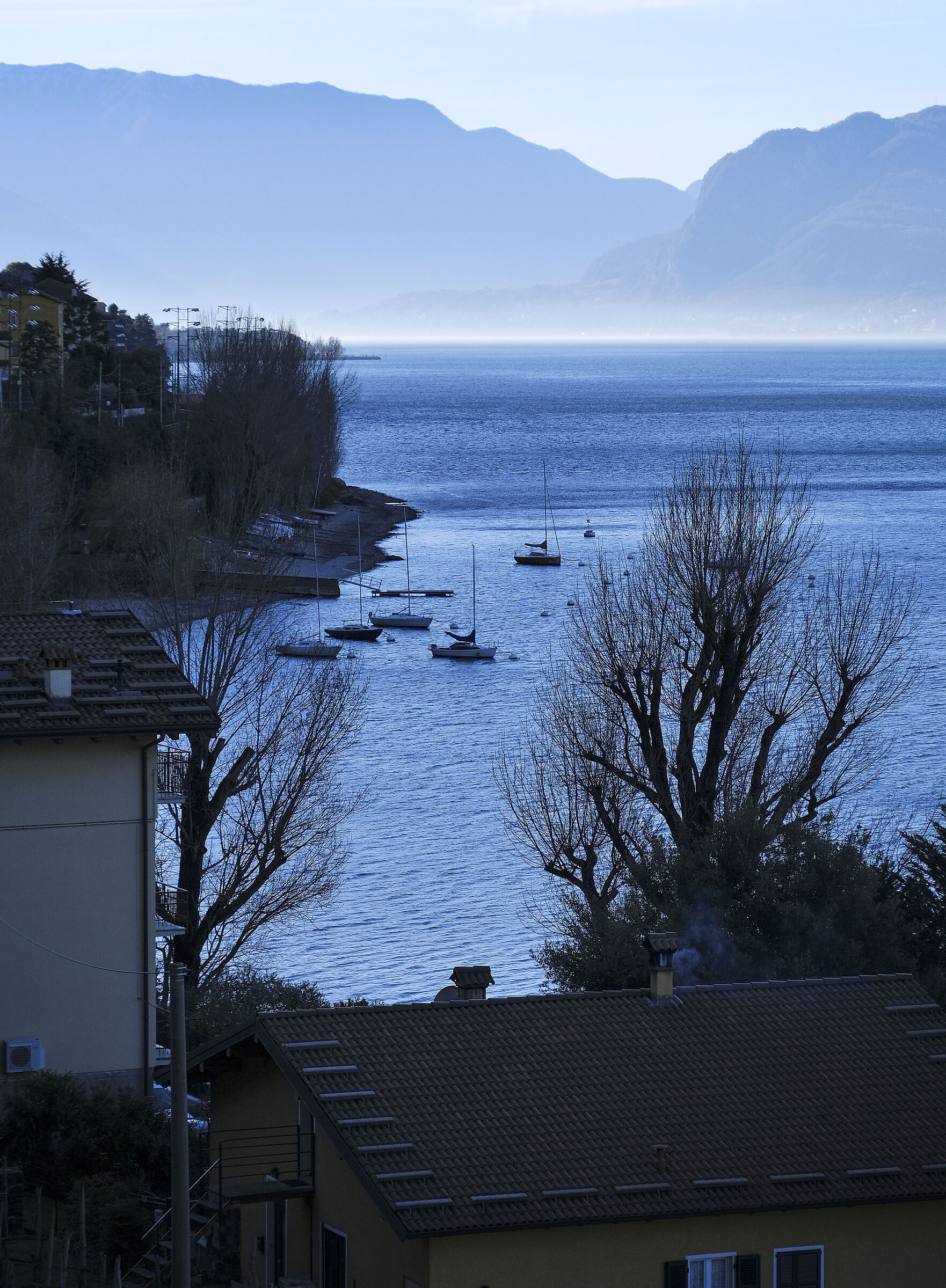 Dorio all'ombra del mattino - lago di Como