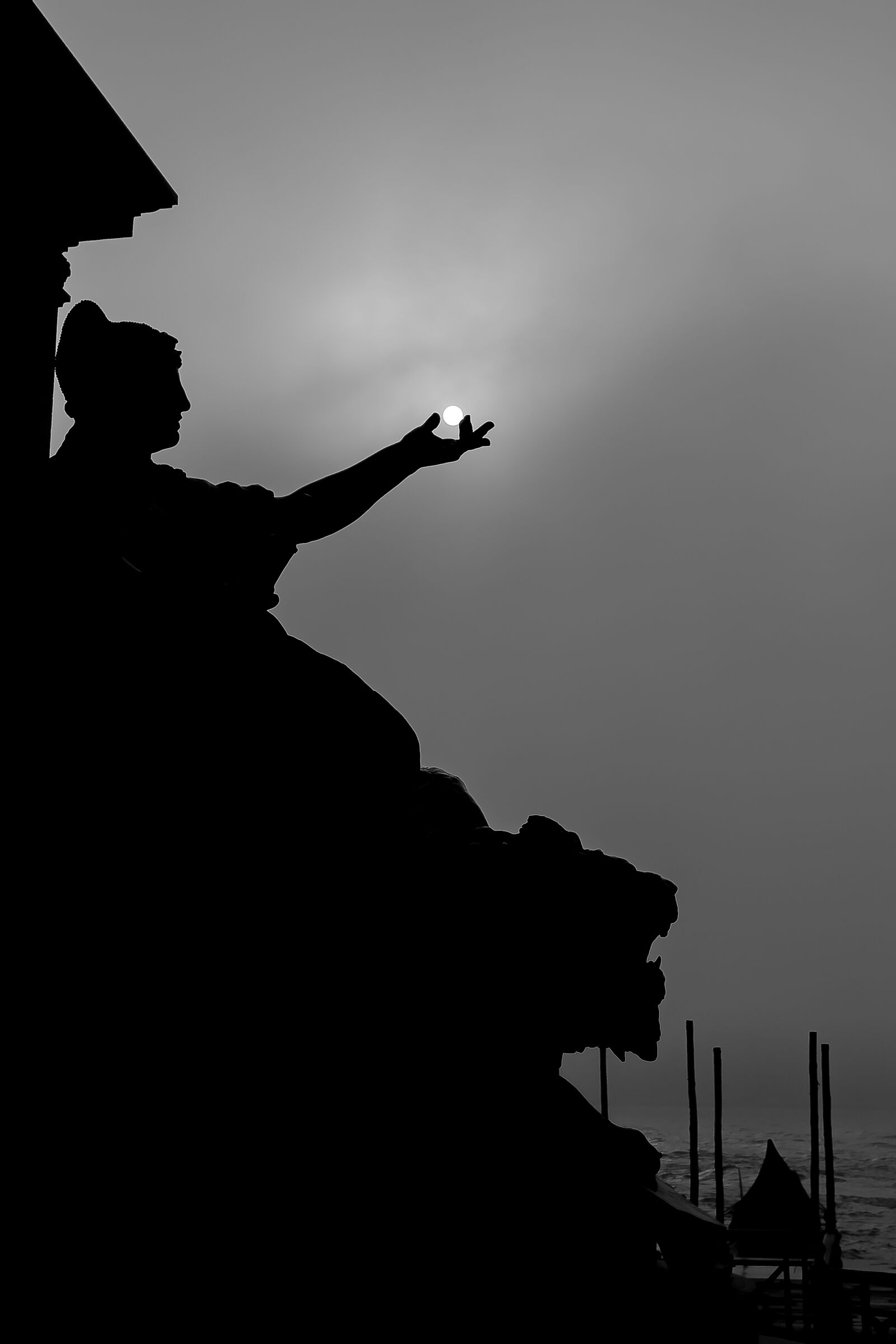 Il Sole tra le dita (Monumento a Vittorio Emanuele II)