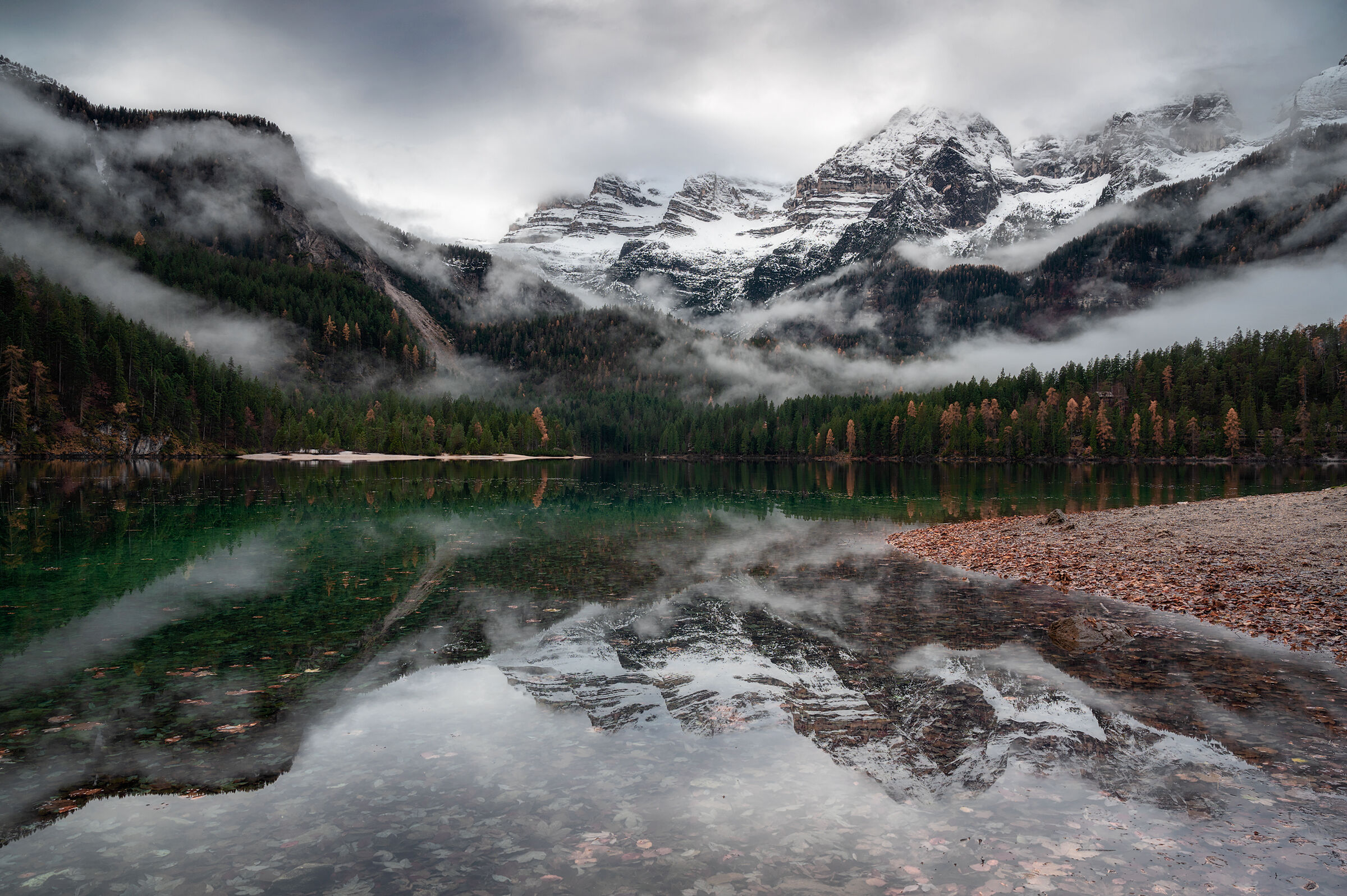Specchiata autunnale al Lago di Tovel
