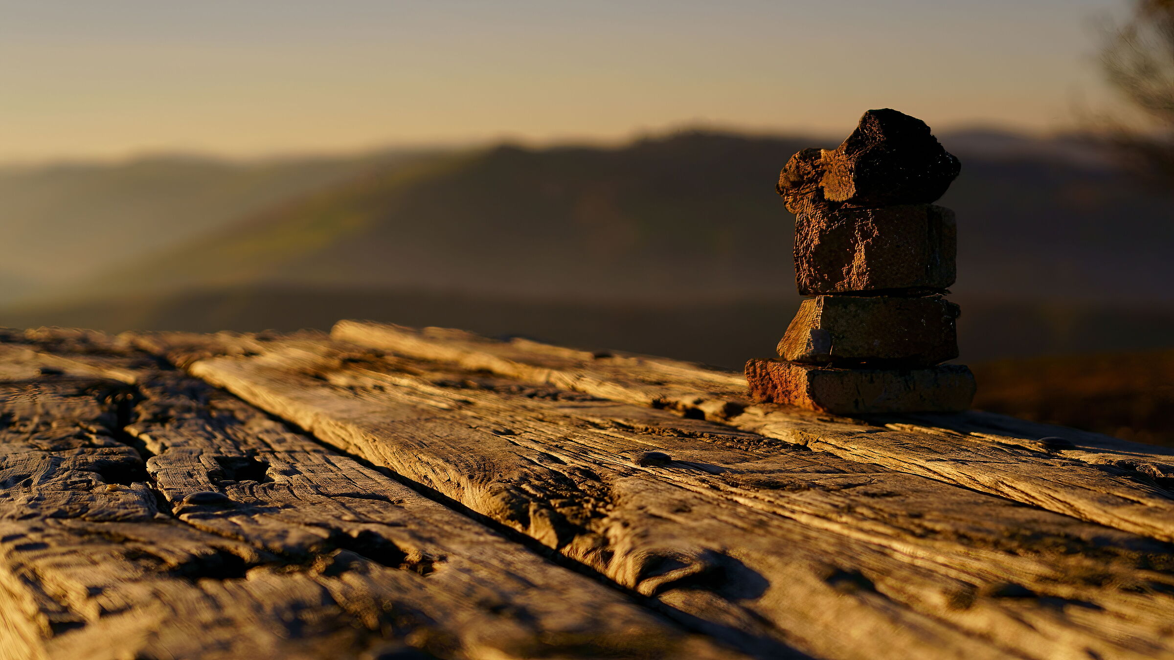 luce su vecchie tavole