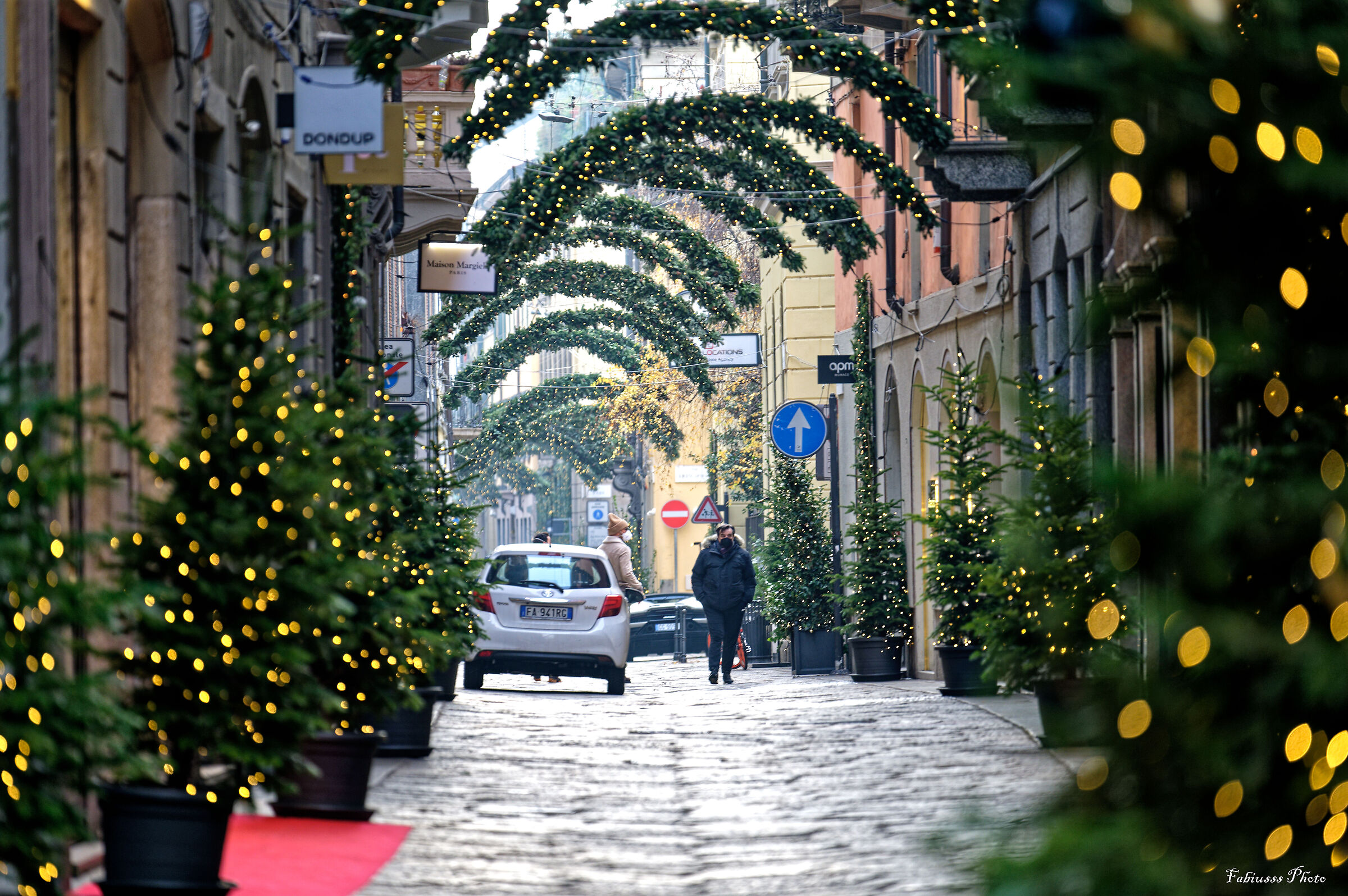 Via della Spiga addobbata....