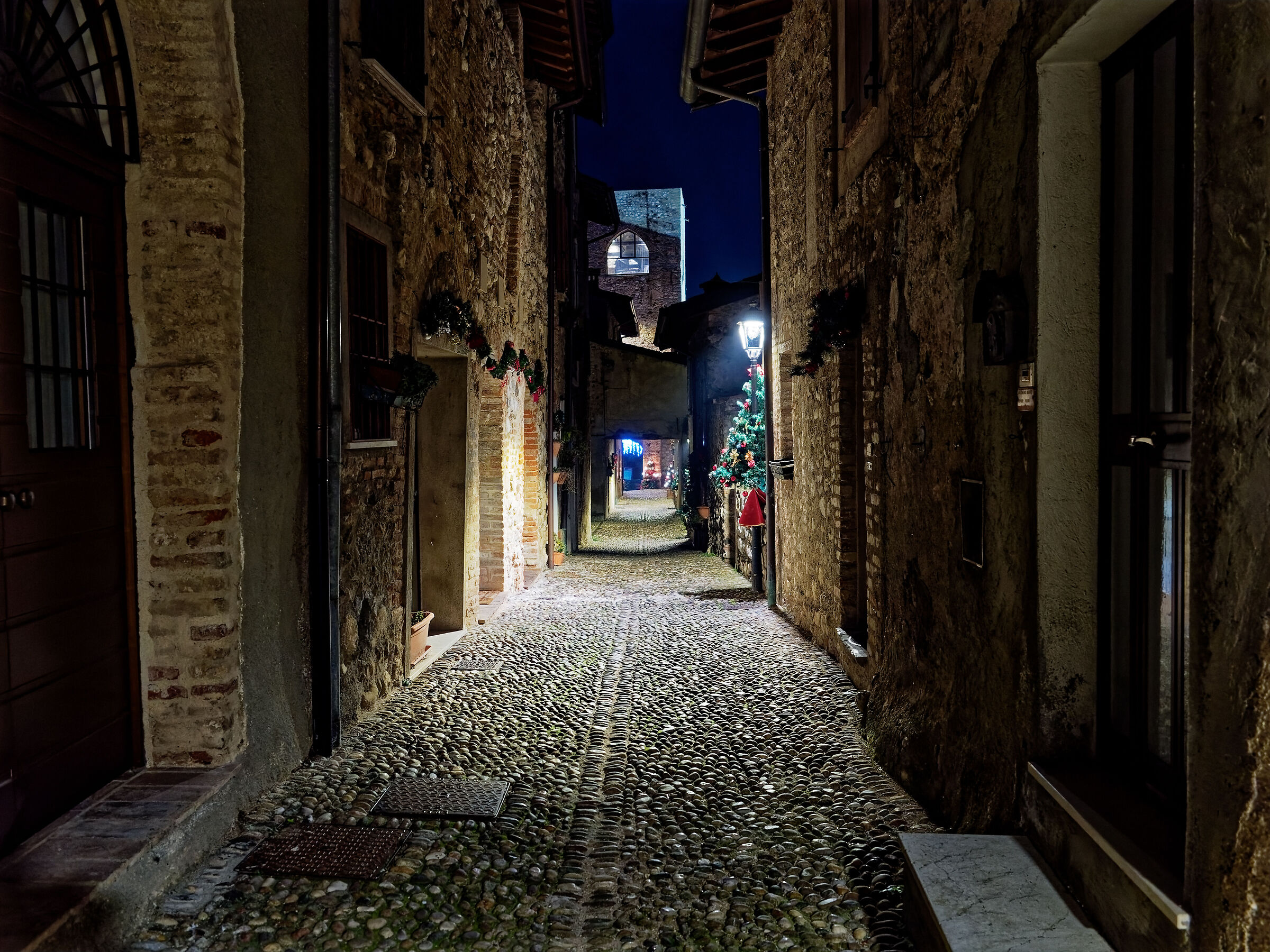 Passeggiando fra le vie del Castello di Padenghe Pt. I