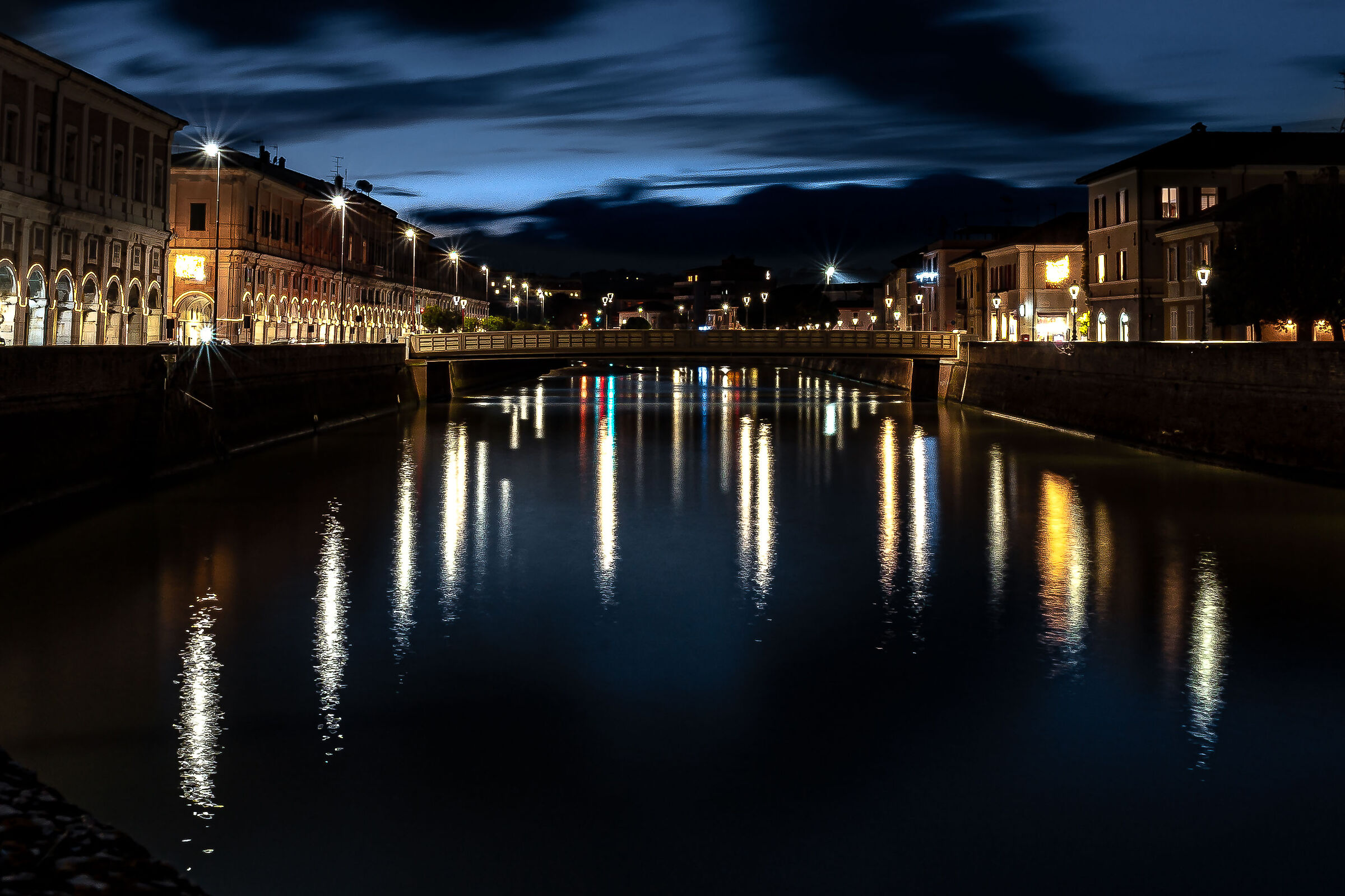 Riflessi di luce sul fiume Misa