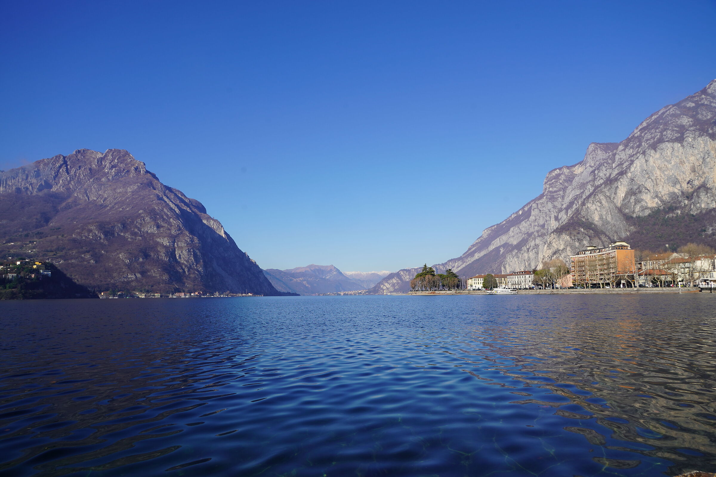 Lake Lecco January 2022
